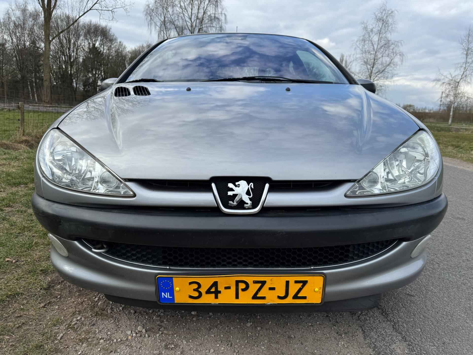 Peugeot 206 1.4-16V Gentry Premium met airco en trekhaak - 5/21