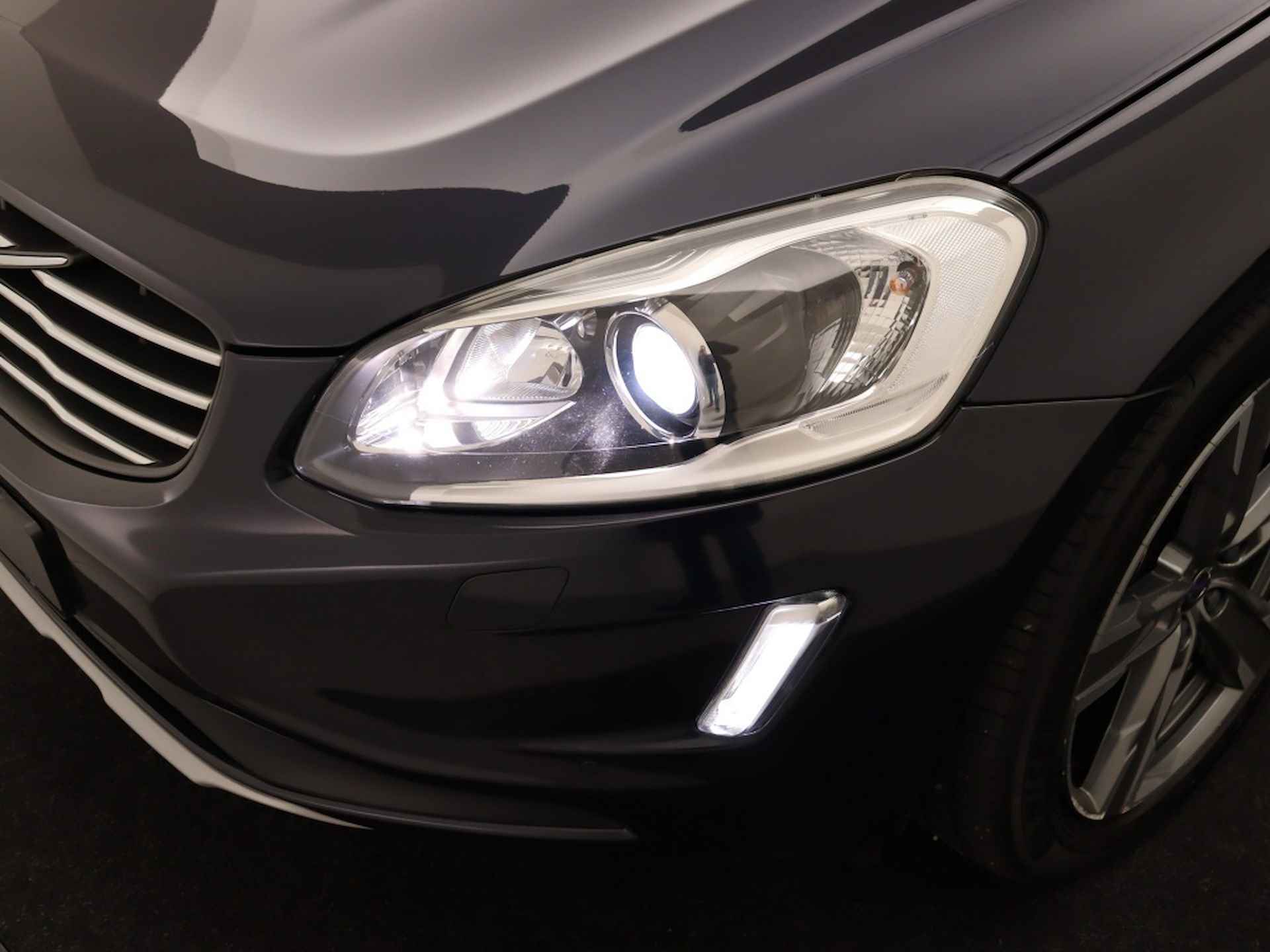 Volvo XC60 T5 AUT(8) POLAR+ SCHUIFDAK 20INCH LEDER ACC BLIS NAVI XENON - 13/37