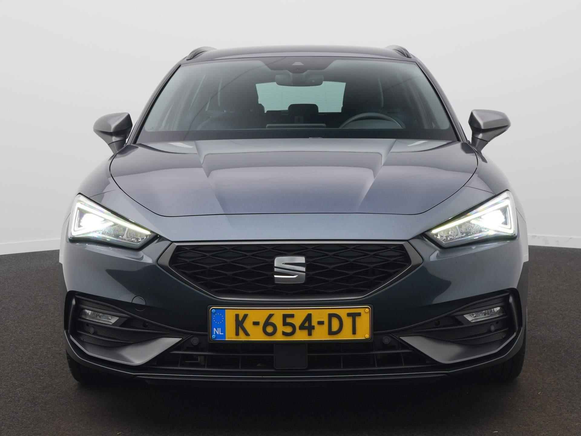 SEAT Leon Sportstourer 1.5 eTSI FR Launch Edition / Acc / Sensoren / Navigatie - 2/54