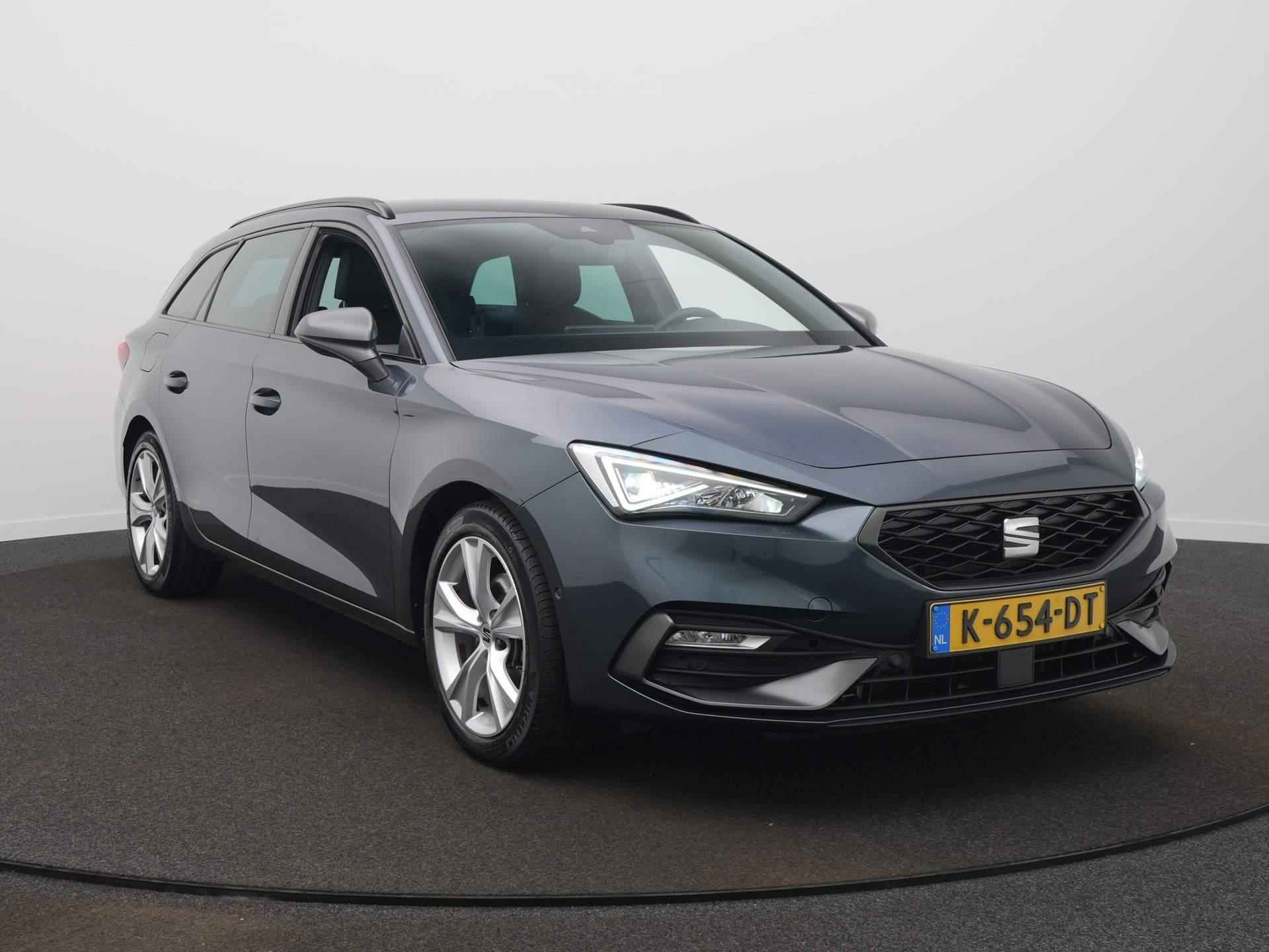 SEAT Leon Sportstourer 1.5 eTSI FR Launch Edition / Acc / Sensoren / Navigatie - 3/54