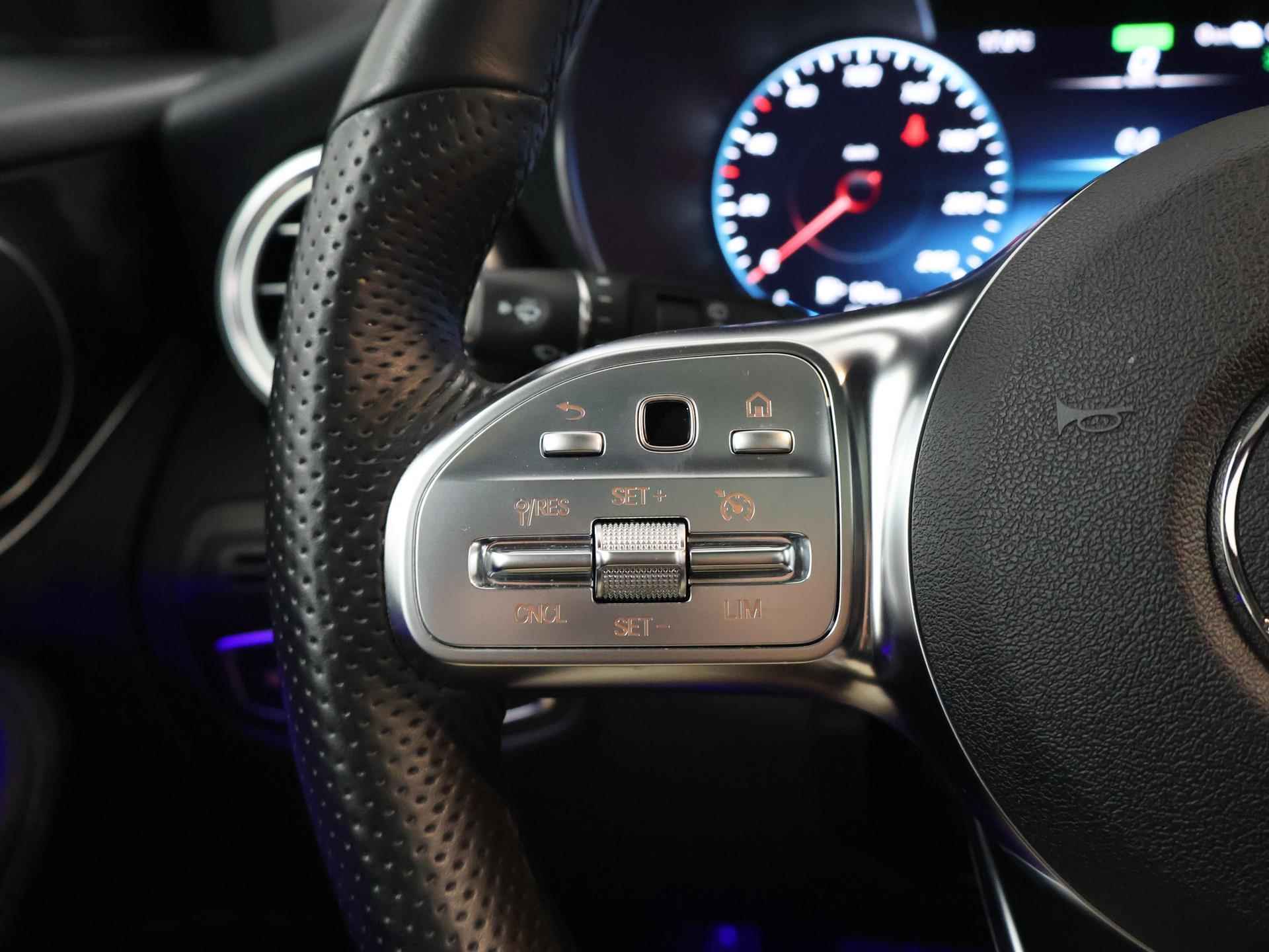 Mercedes-Benz GLC-klasse 300e 4MATIC Premium AMG Trekhaak | Panoramadak | Digitaal Display | Getint glas | Dodehoekassistent | Elektr. achterklep | - 37/54