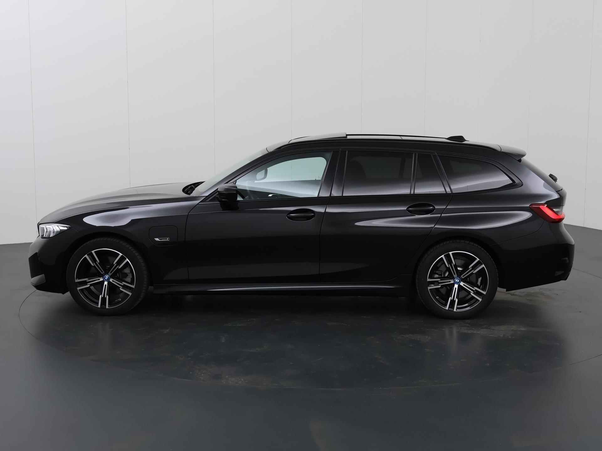 BMW 3-serie Touring 320e M-Sport | WideScreen CockPit | FaceLift | M-Sport | Sportstoelen | Panoramadak | PDC | Driving Assistent | Active CruiseControl | DAB | ShadowLine | - 6/43