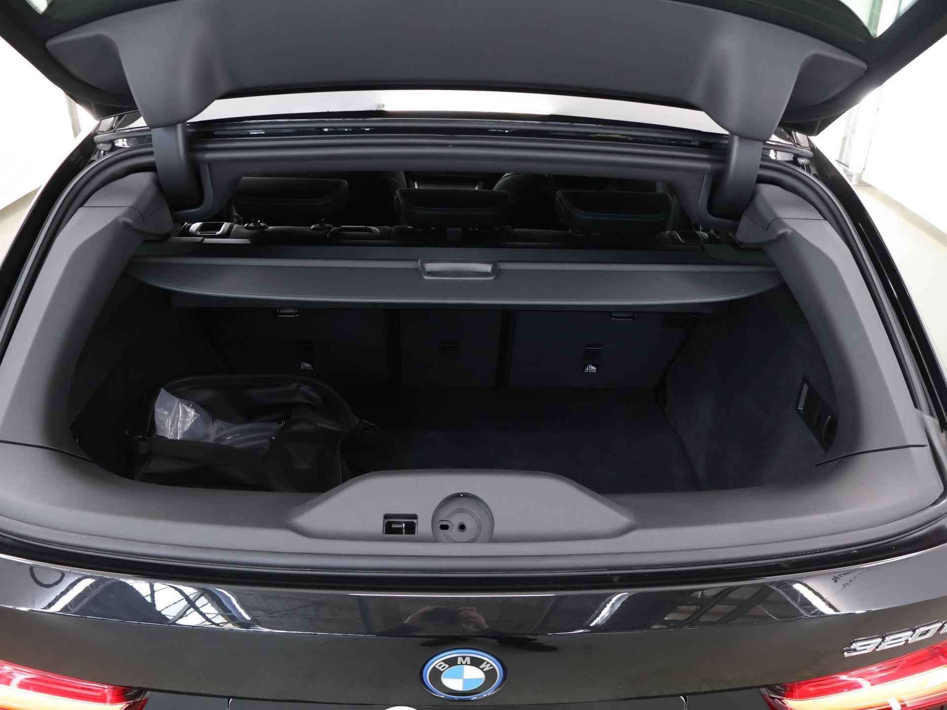 BMW 3-serie Touring 320e M-Sport | WideScreen CockPit | FaceLift | M-Sport | Sportstoelen | Panoramadak | PDC | Driving Assistent | Active CruiseControl | DAB | ShadowLine | - 32/43