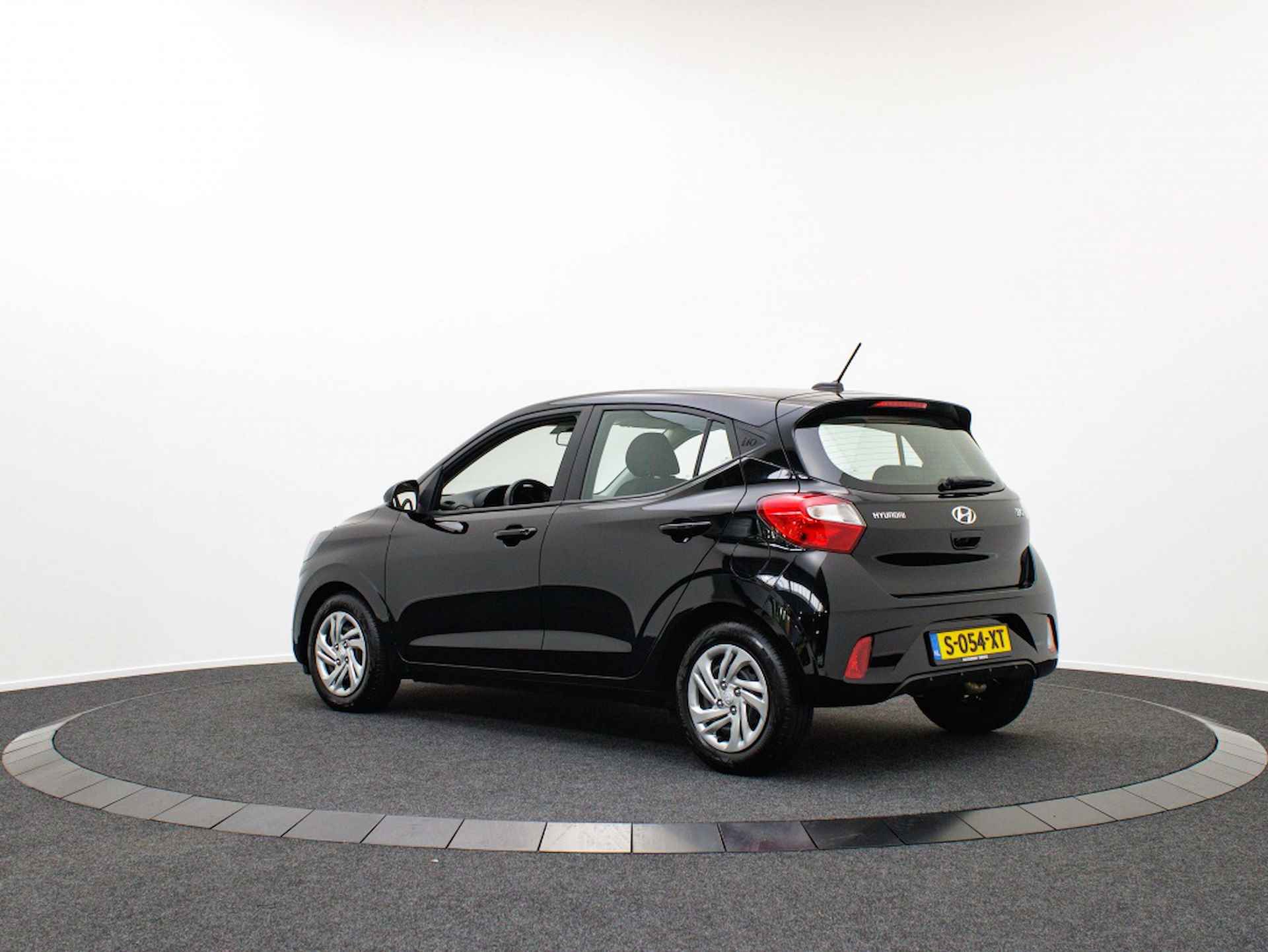 Hyundai i10 1.0 Comfort Smart | Private lease 335pm - 2/48