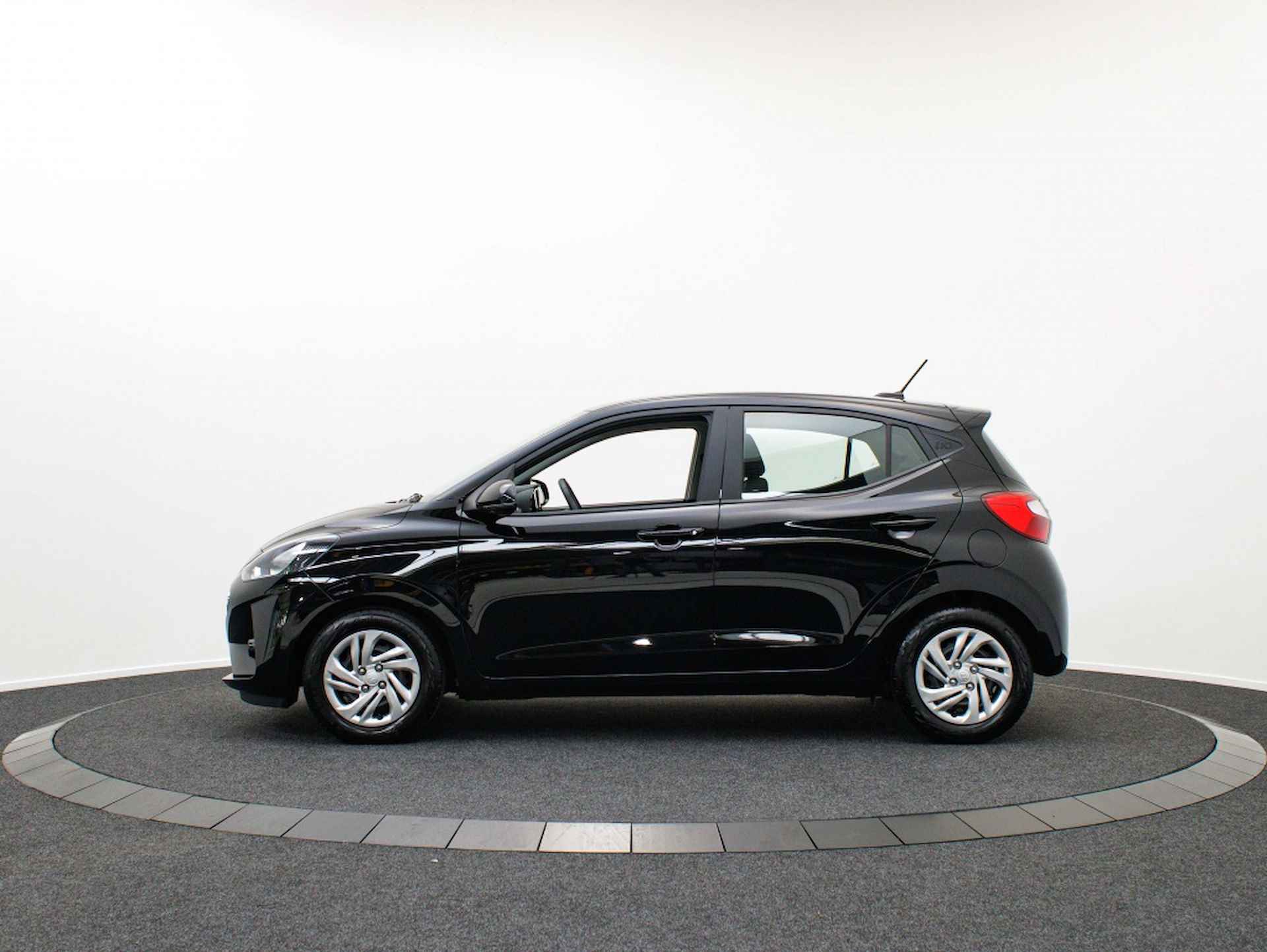 Hyundai i10 1.0 Comfort Smart | Private lease 335pm - 9/48