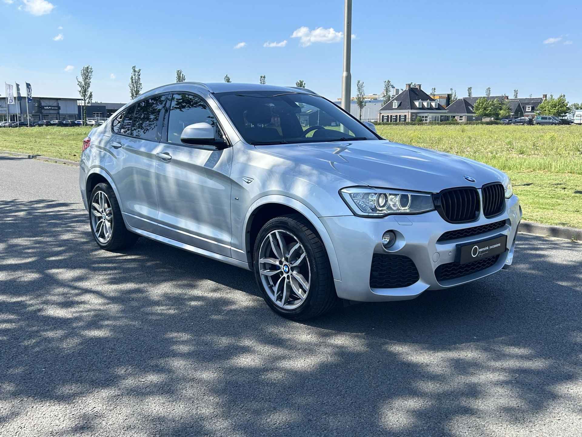 BMW X4 xDrive30d High Executive | M-Sport | Navigatie | Volledig Lederen Bekleding | Sportstoelen | ClimateControl | PDC | Xenon | - 8/35