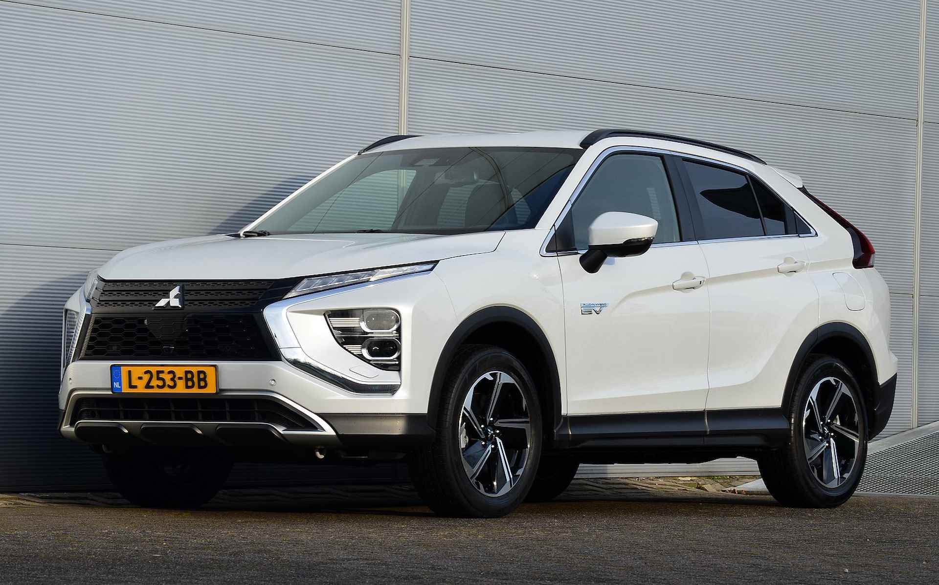 Mitsubishi Eclipse Cross PHEV 2.4 FIRST EDITION 4WD | PLUG IN HYBRID | ADAPTIEF CRUISE | TREKHAAK 1500KG | FABRIEKGARANTIE TOT 09-04-2029* | ALL IN RIJKLAARPRIJS - 6/52