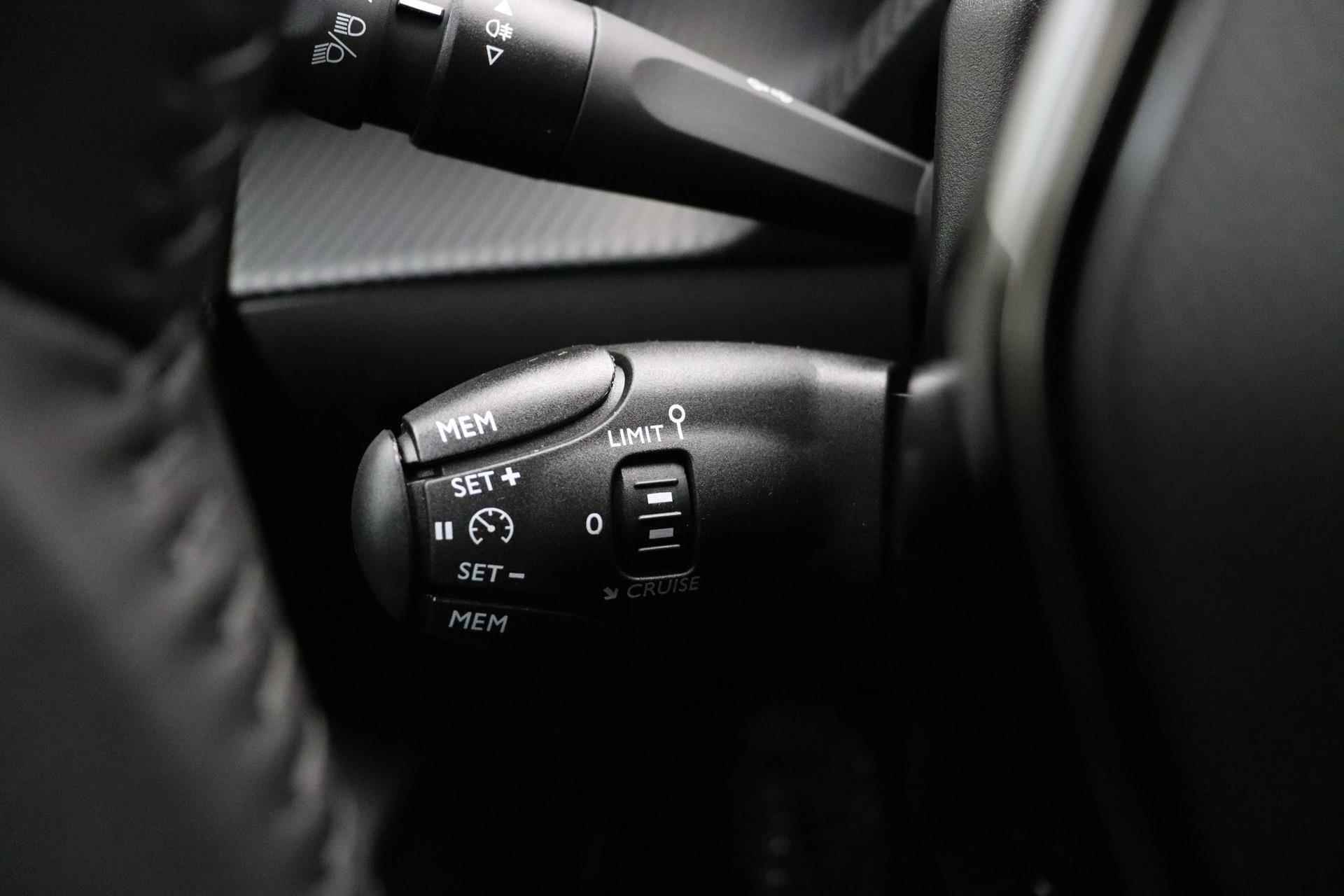 Peugeot e-208 EV Allure Pack 50 kWh | 3D cockpit | Achteruitrijcamera | Navigatie | Stoelverwarming | Climate control | Cruise control | Subsidie - 28/34