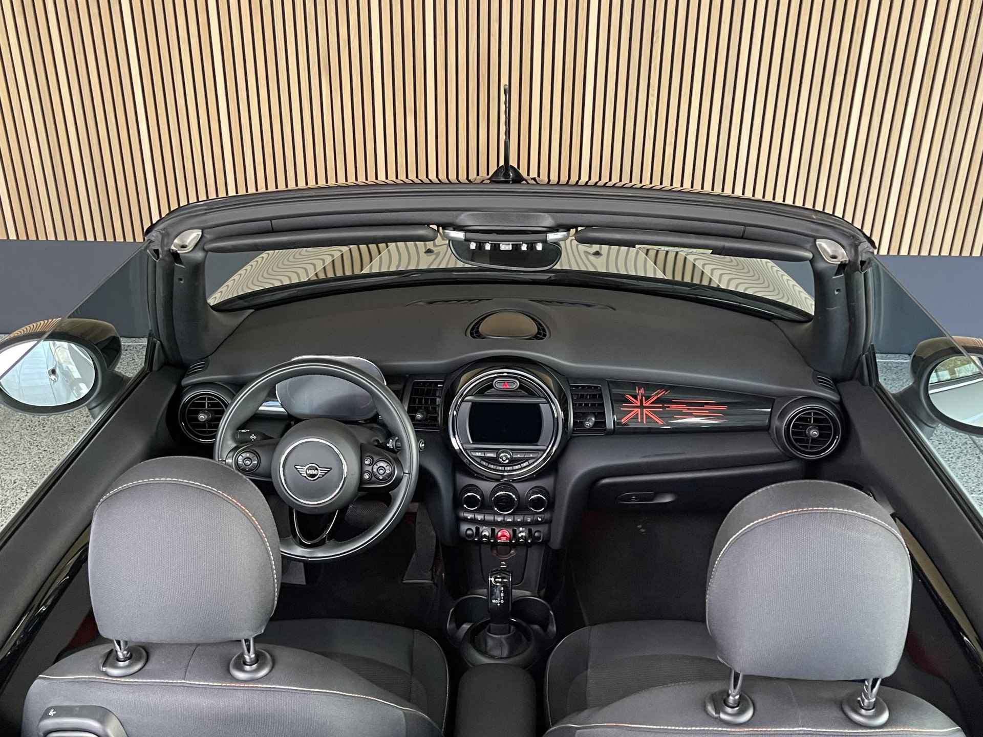 Mini Mini Cabrio 1.5 Cooper Pepper Automaat | Stoelverwarming | Achteruitrijcamera - 11/51