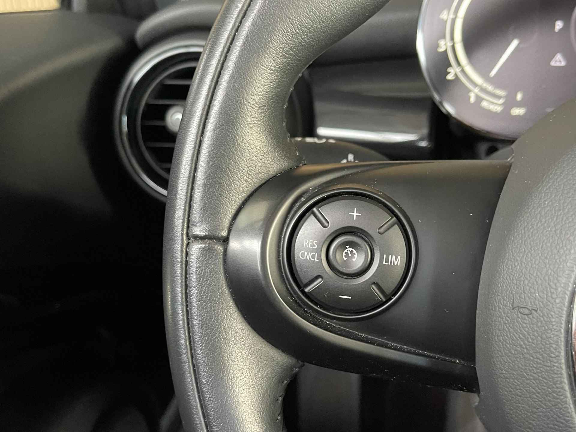 Mini Mini Cabrio 1.5 Cooper Pepper Automaat | Stoelverwarming | Achteruitrijcamera - 40/51