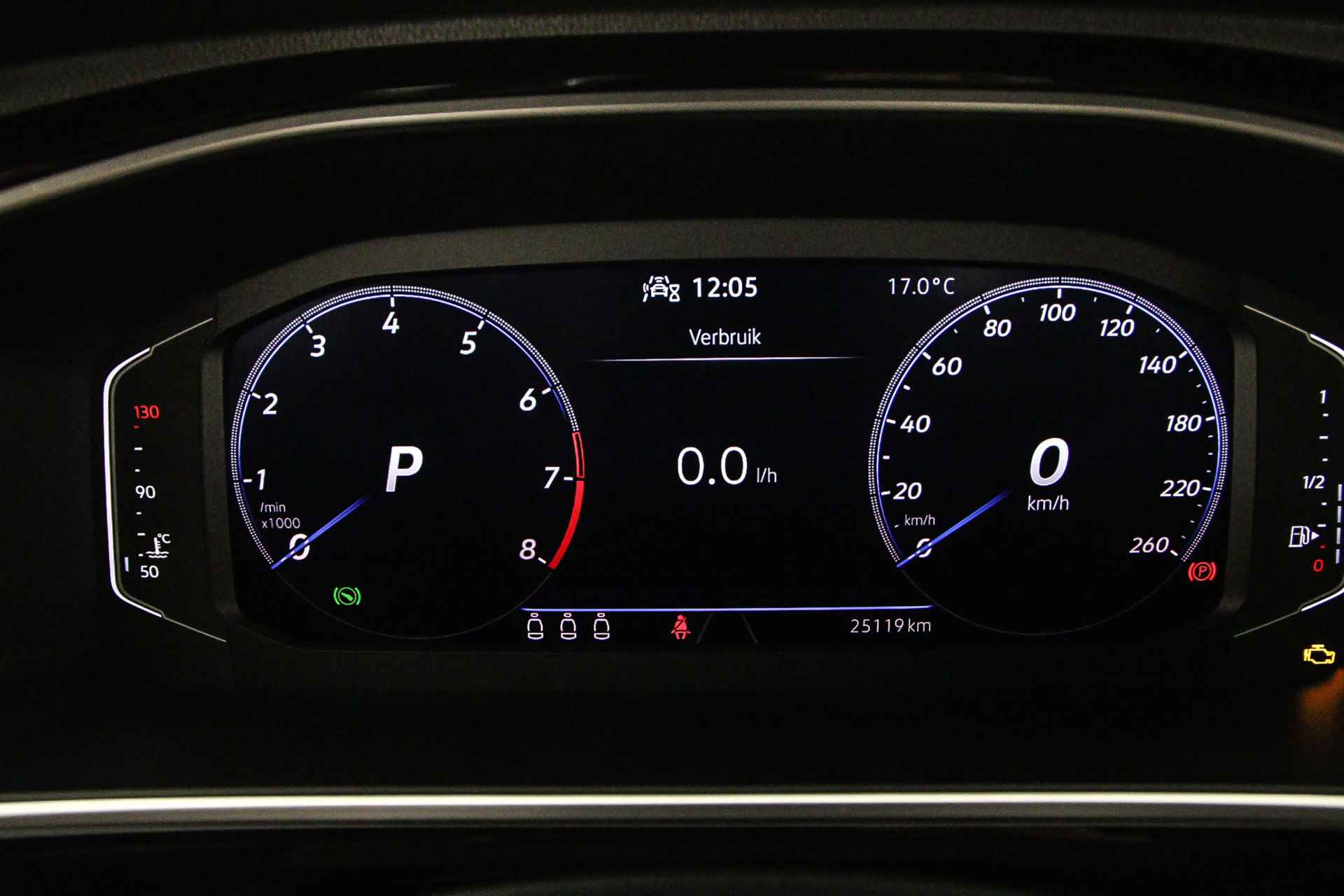 Volkswagen T-Roc R-Line 1.5 TSI 150pk DSG Automaat Adaptive cruise control, Stoelverwarming, Achteruitrijcamera, Airco, DAB, App connect, Parkeersensoren, LED verlichting, Keyless start - 11/44