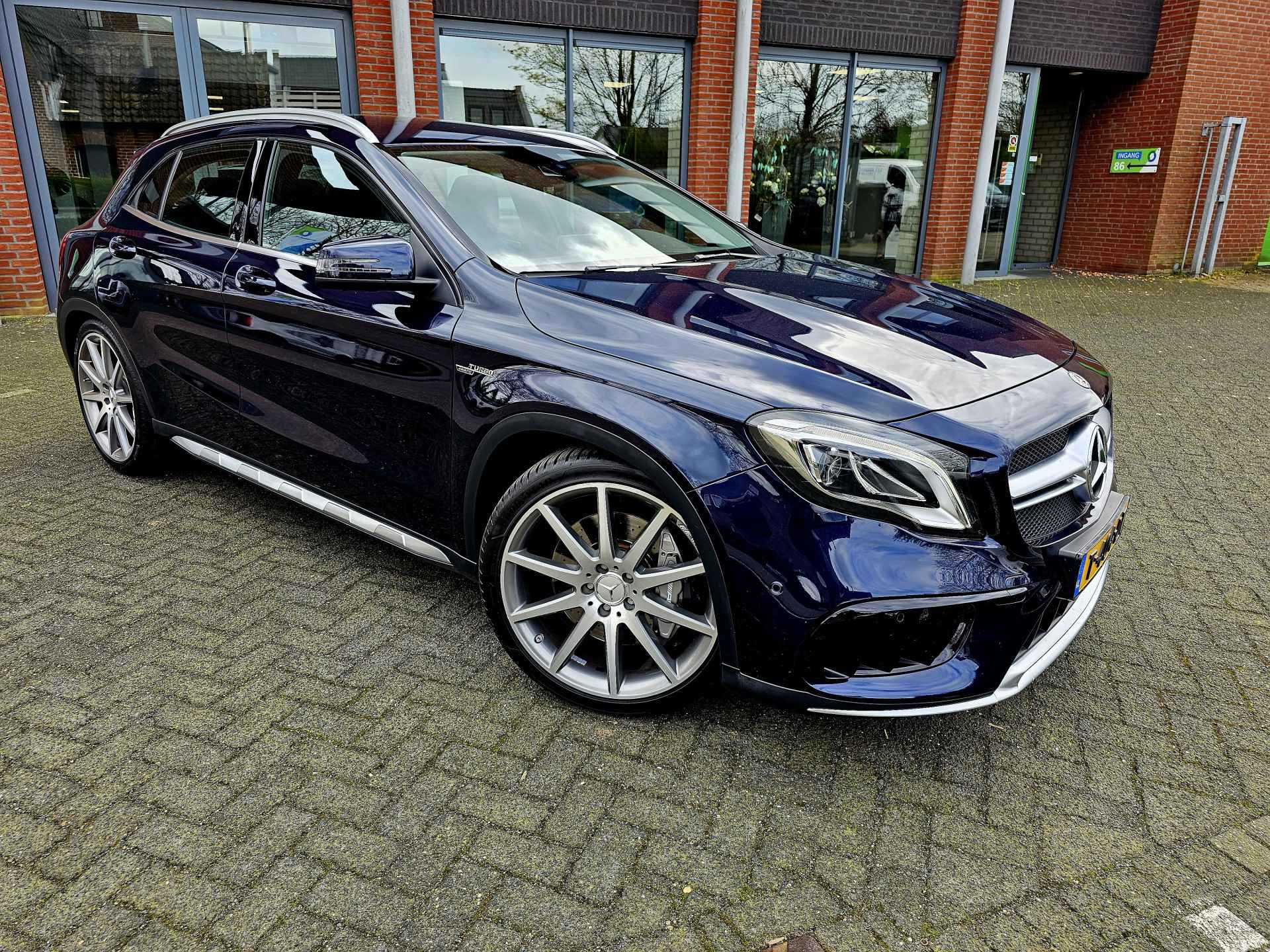 Mercedes-Benz GLA AMG 45 4MATIC Premium,360 camera,Leder. - 17/43