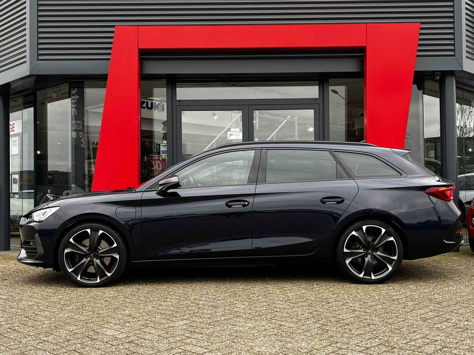 CUPRA Leon Sportstourer 1.4 e-Hybrid VZ 245pk / 19'' LMV / STOEL+STUUR VERW. / ELEK. KLEP / - 2/29