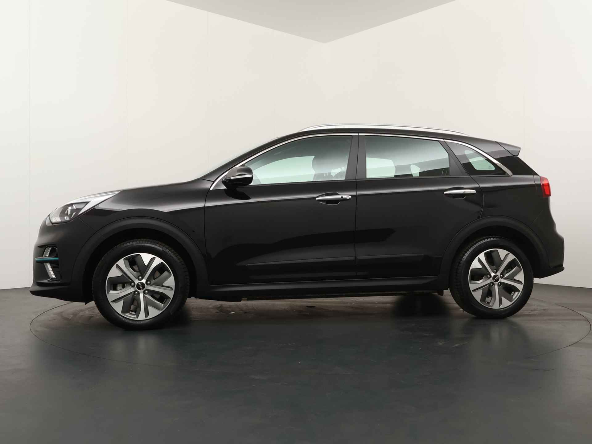 Kia e-Niro DynamicLine 64 kWh -  Apple CarPlay/Android Auto - Achteruitrijcamera - Adaptieve Cruise Control - Navigatie - Climate Control - Fabrieksgarantie tot 07-2029 - 4/45