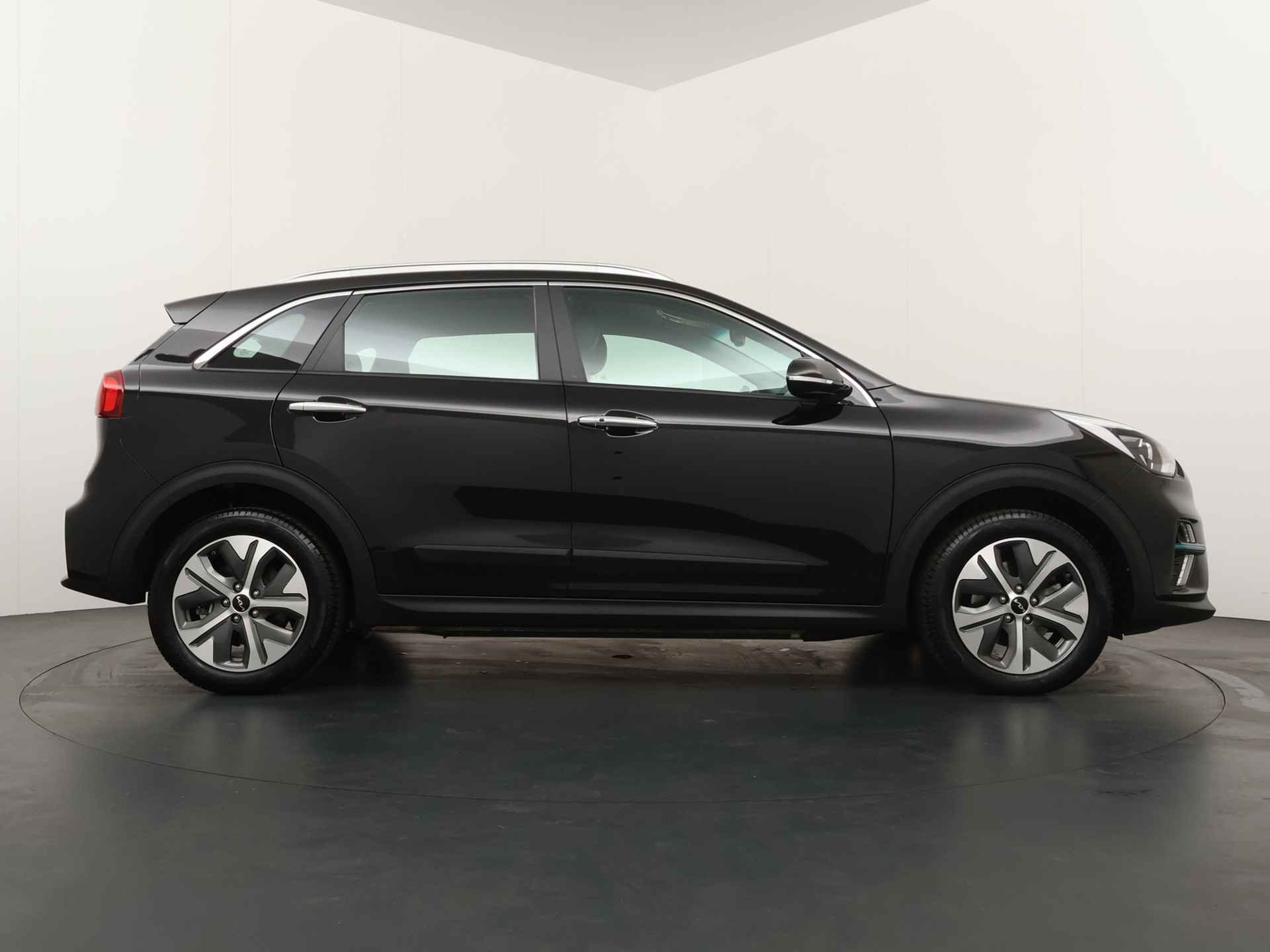 Kia e-Niro DynamicLine 64 kWh -  Apple CarPlay/Android Auto - Achteruitrijcamera - Adaptieve Cruise Control - Navigatie - Climate Control - Fabrieksgarantie tot 07-2029 - 10/45