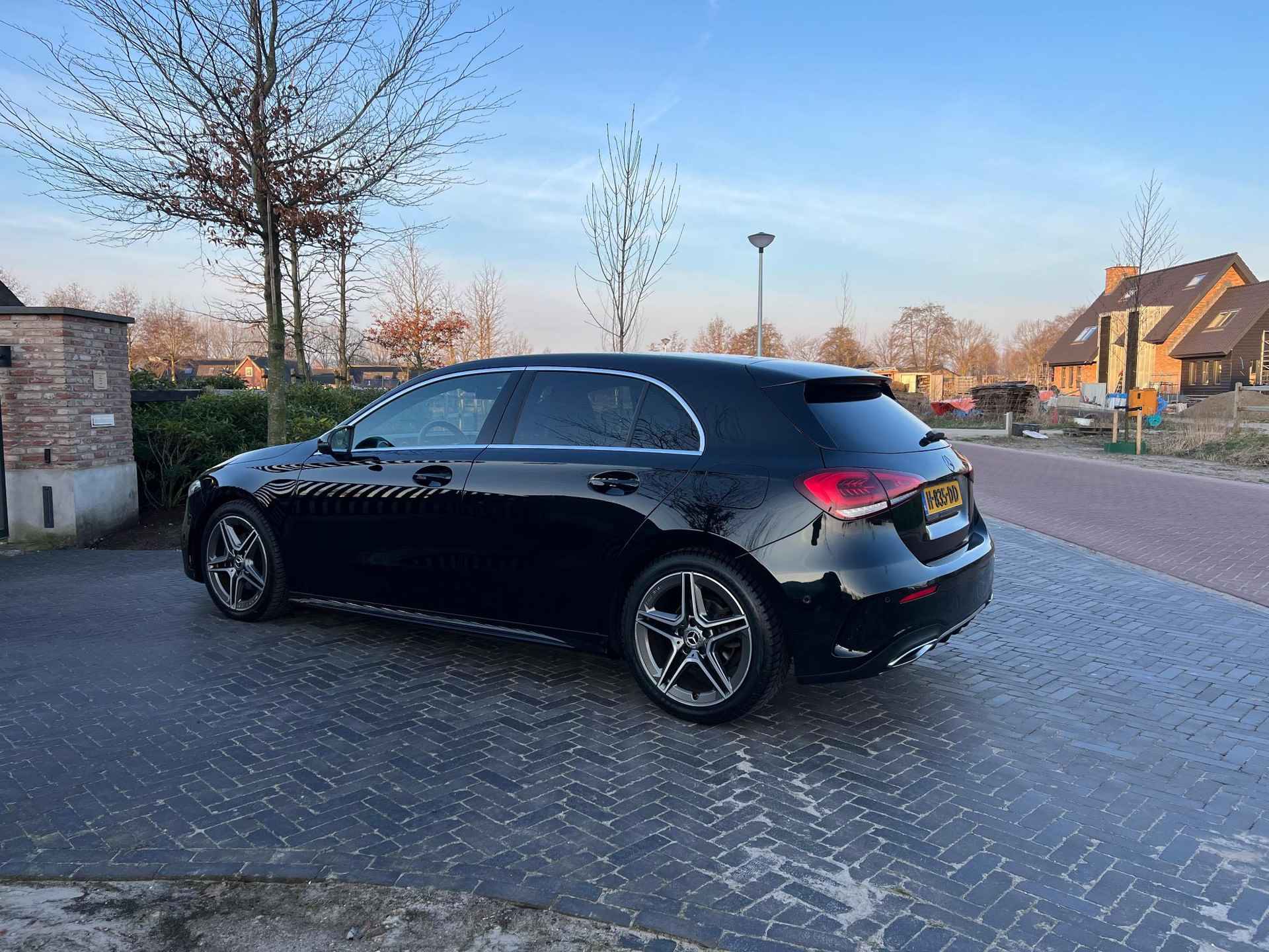 Mercedes-Benz A-klasse 180 Business Solution AMG Widescreen | Stoelverwarming | Camera | NL-Auto | - 9/41