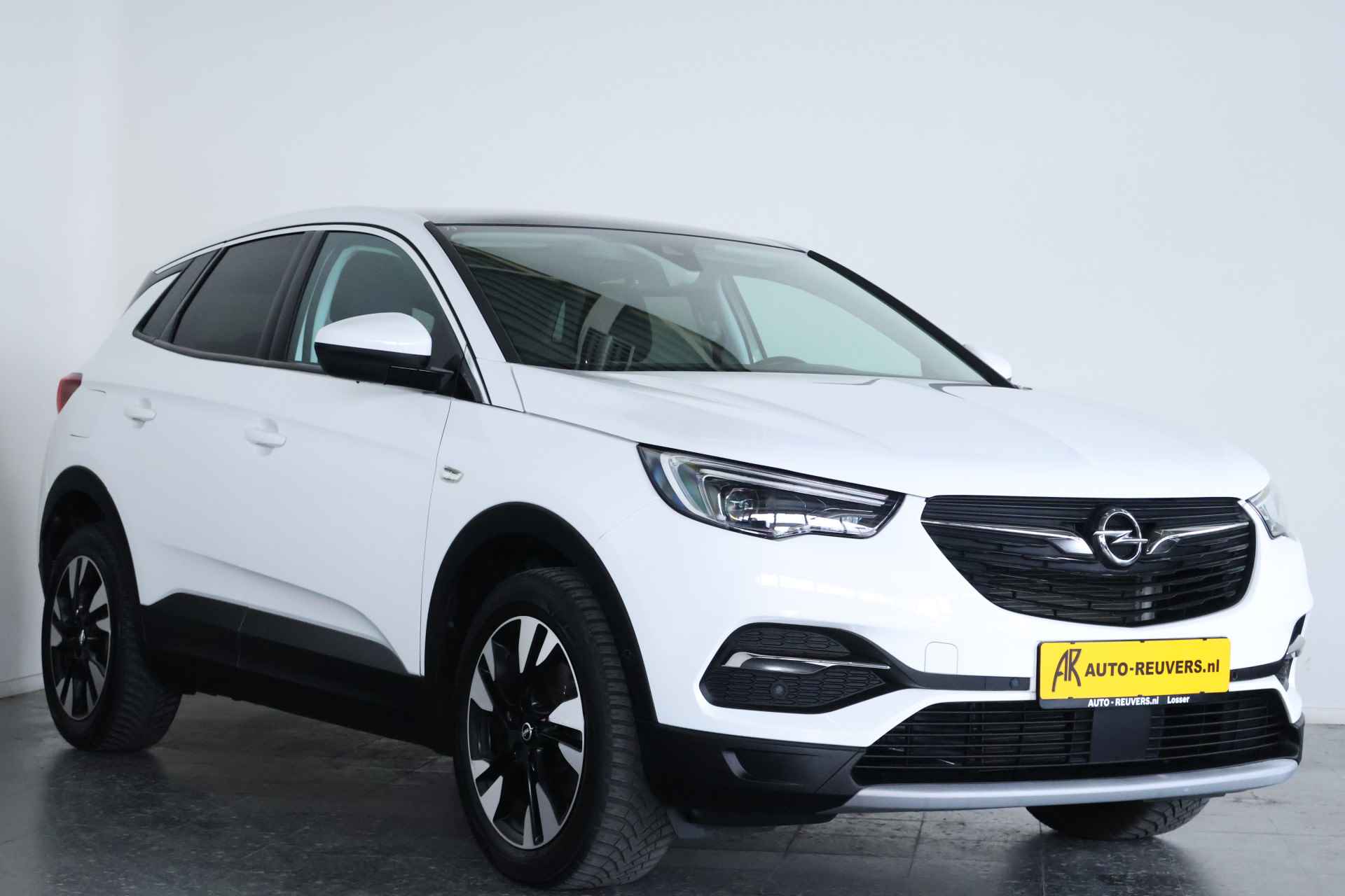 Opel Grandland X 1.2 Turbo Innovation / Panorama / Navi / LED / CarPlay / Clima - 4/28