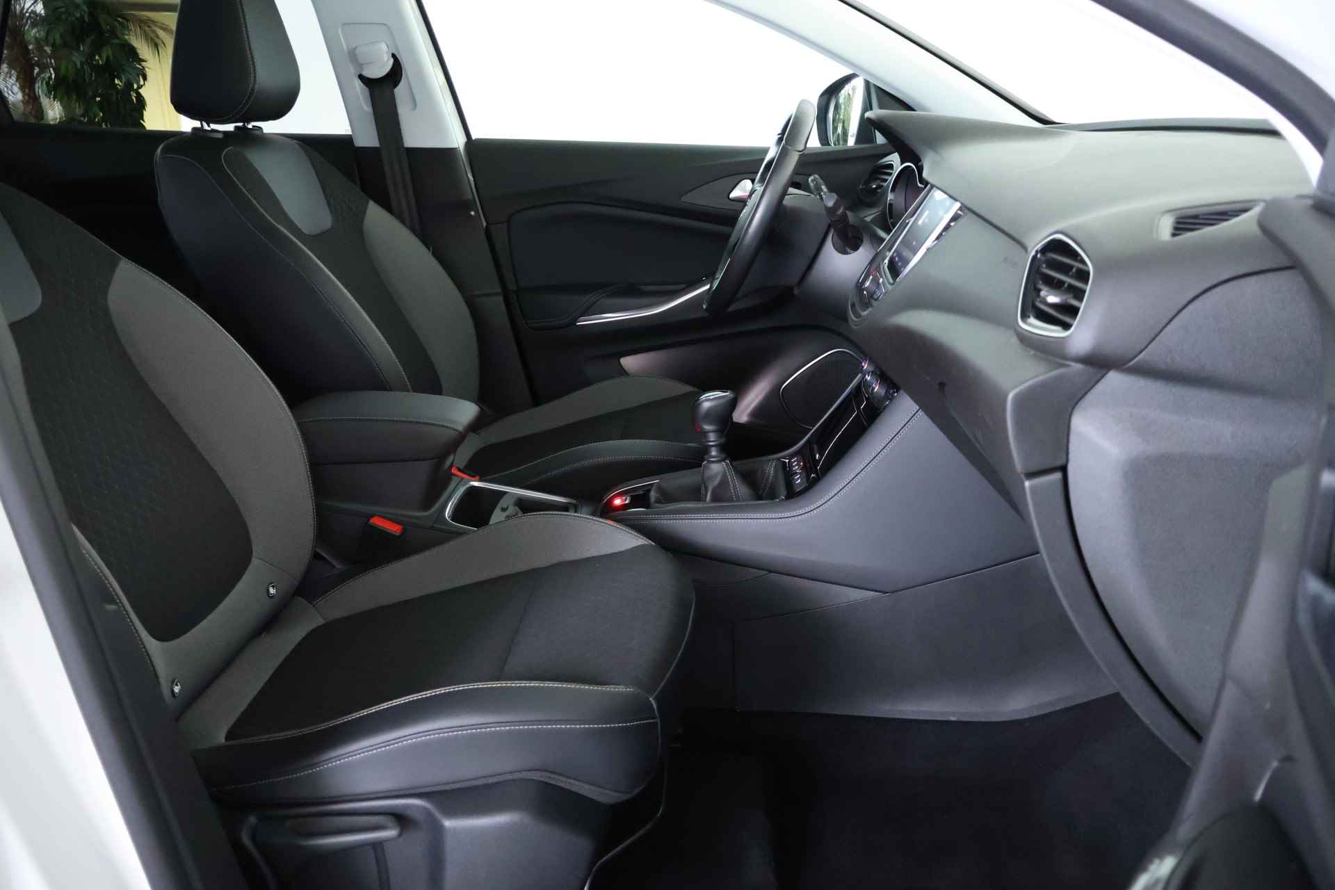 Opel Grandland X 1.2 Turbo Innovation / Panorama / Navi / LED / CarPlay / Clima - 12/28