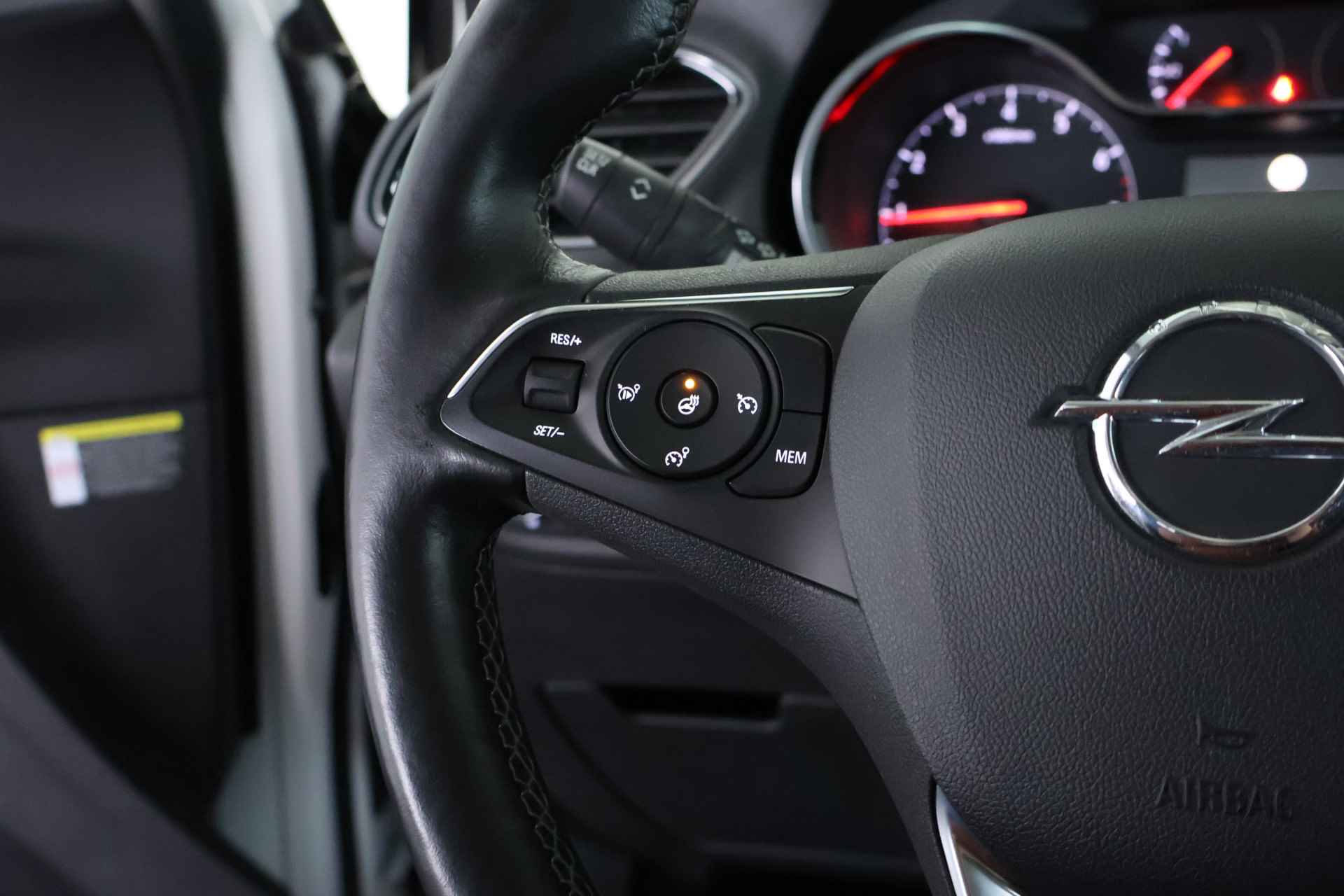 Opel Grandland X 1.2 Turbo Innovation / Panorama / Navi / LED / CarPlay / Clima - 19/28