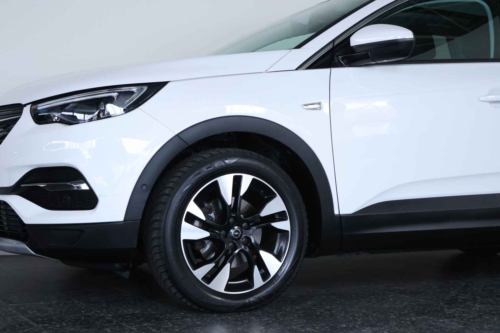 Opel Grandland X 1.2 Turbo Innovation / Panorama / Navi / LED / CarPlay / Clima - 27/28