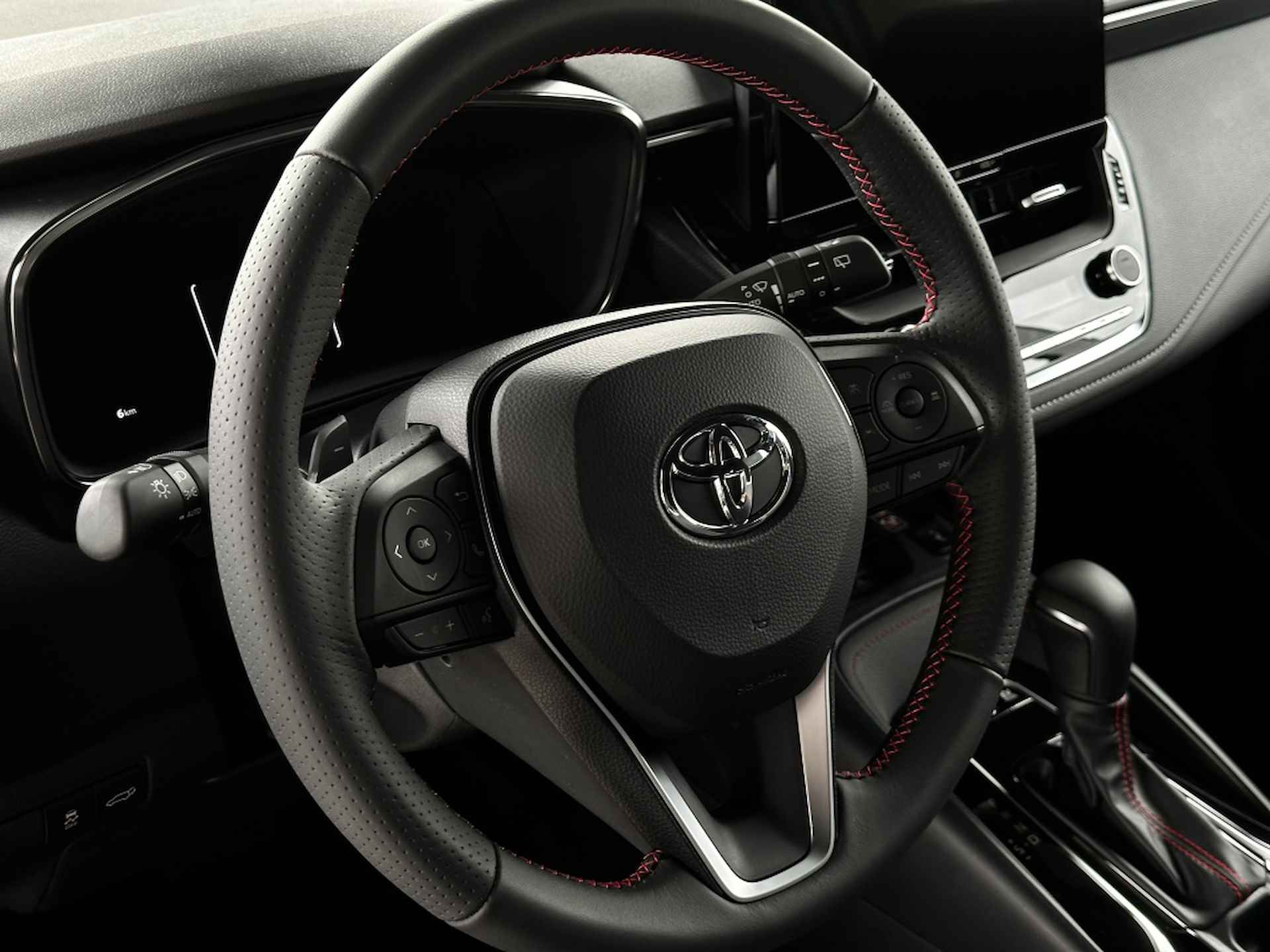 Toyota Corolla Touring sports 2.0 Hybrid 200 GR SPORT PLUS | € 2.900,- Voorraadvoordeel | - 14/28