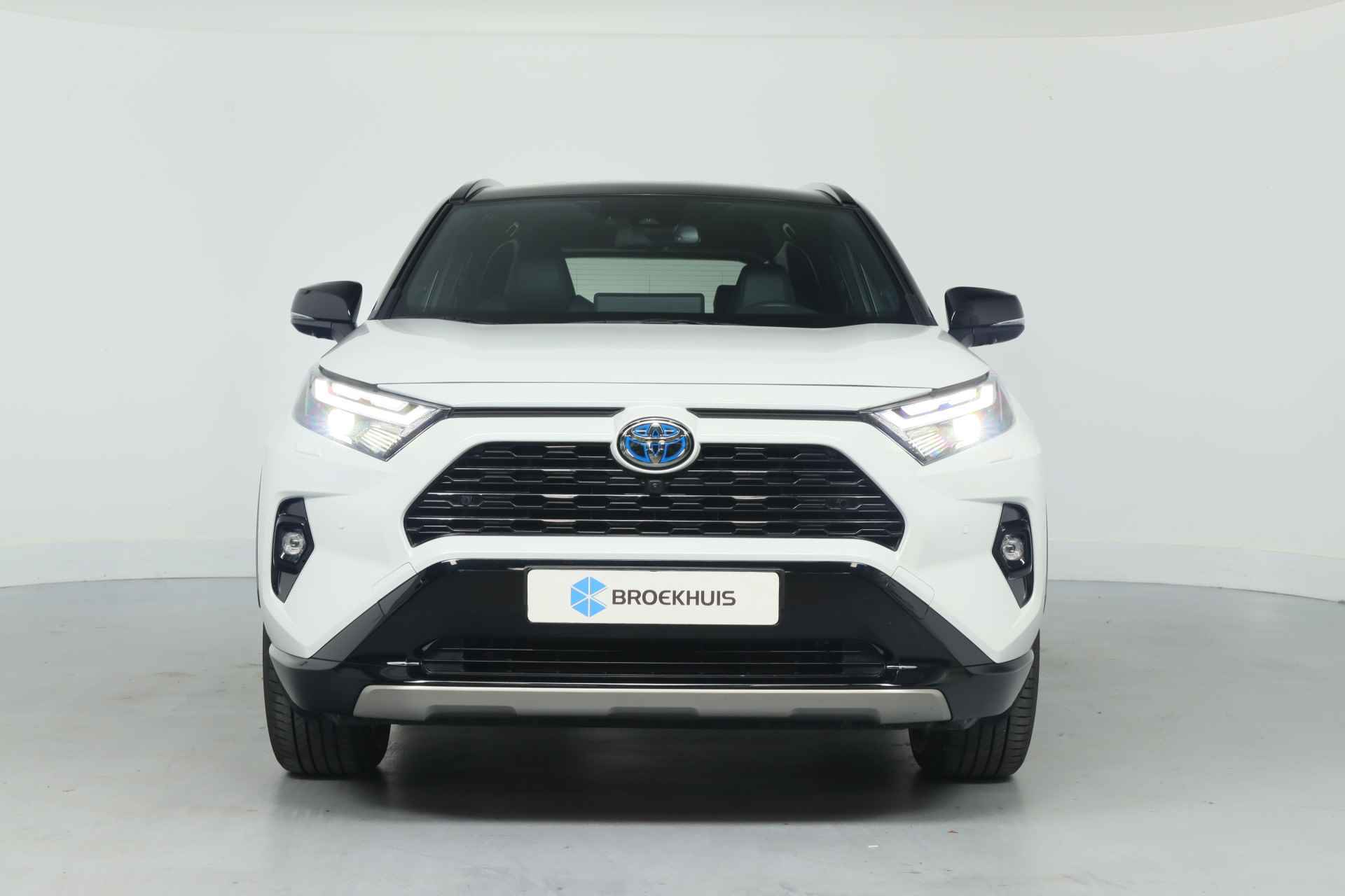 Toyota RAV4 Toyota RAV4 2.5 Hybrid Style Bi-Tone | Adaptive Cruise | Stoel-/stuurverwarming | 360 Camera | Navigatie | JBL | Apple Carplay & - 2/40