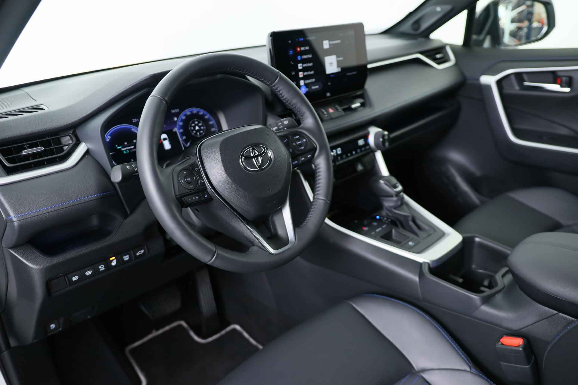 Toyota RAV4 Toyota RAV4 2.5 Hybrid Style Bi-Tone | Adaptive Cruise | Stoel-/stuurverwarming | 360 Camera | Navigatie | JBL | Apple Carplay & - 7/40