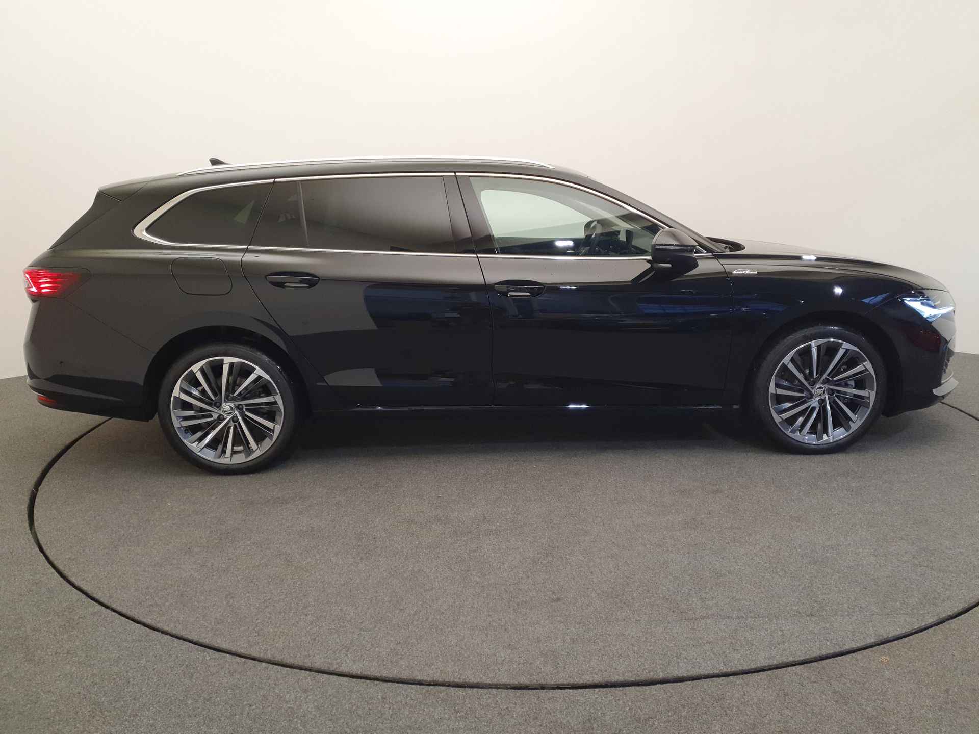 Škoda Superb Combi 1.5 TSI iV L&K PHEV - 23/35