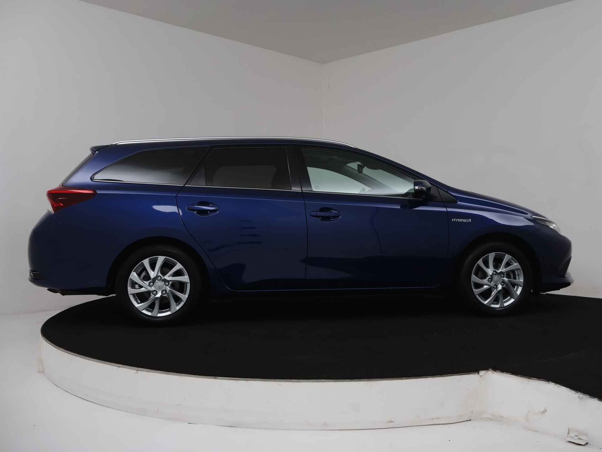 Toyota Auris Touring Sports 1.8 Hybrid Dynamic | Trekhaak | Camera | LM velgen | Climate Control | - 15/41