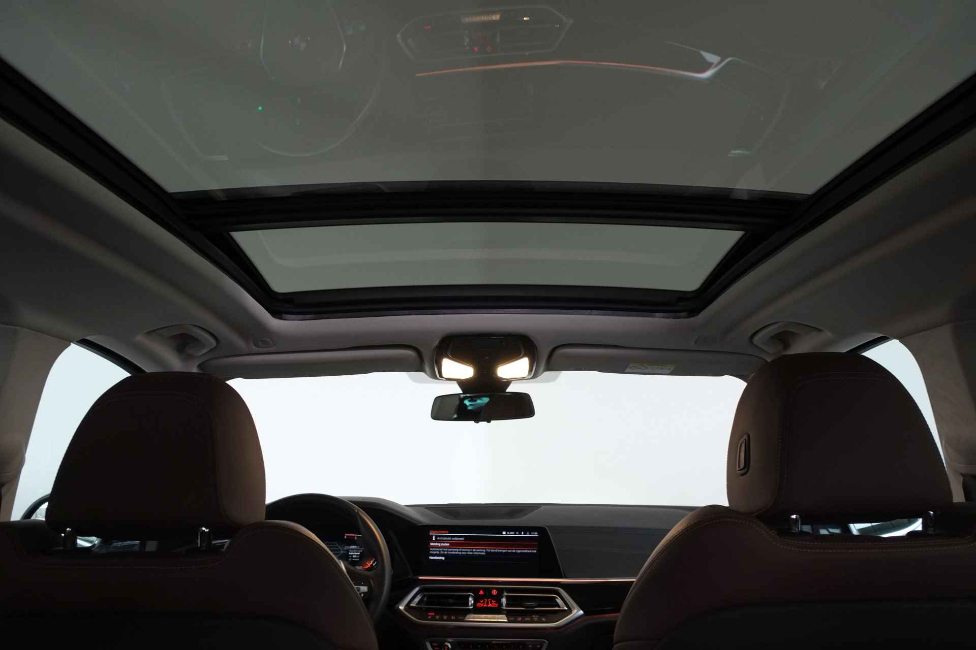BMW X5 xDrive30d High Executive Opendak / LED / Leder / Cam / Head-Up - 39/52