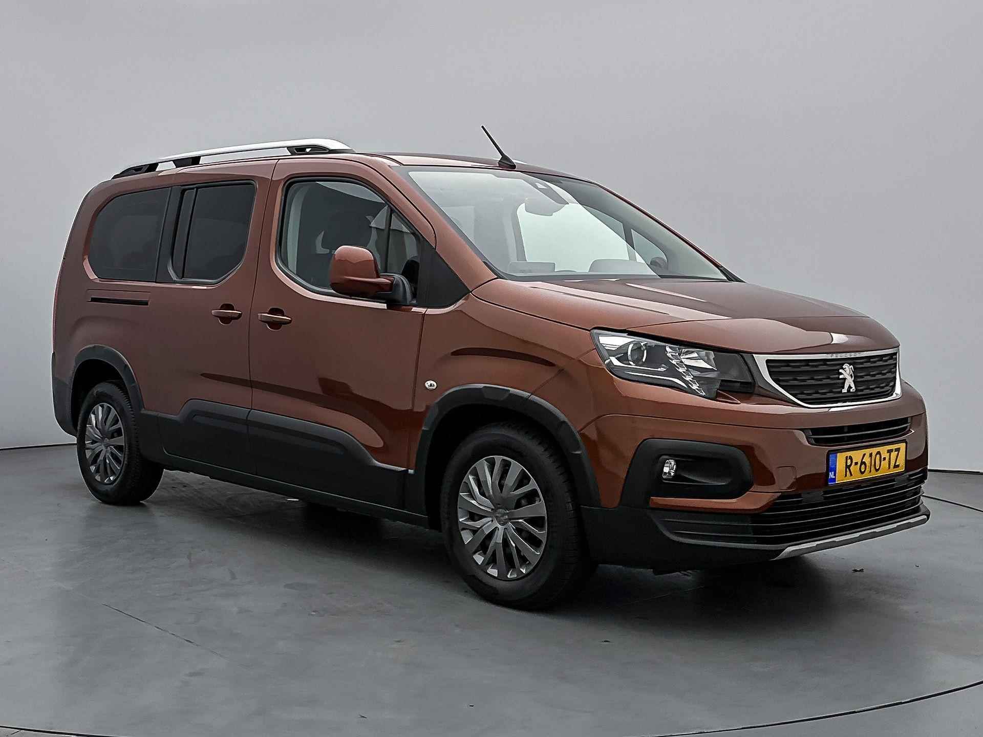 Peugeot Rifter Long Allure 110pk 7-zits | Navigatie | Airco | Cruise Control | Parkeersensoren | Grip Control | Elektrisch inklapbare spiegels | Apple Carplay / Android Auto | Bluetooth | Automatisch dimlicht | Regensensor | Donker getint glas |  2x Schuifdeur | - 3/31