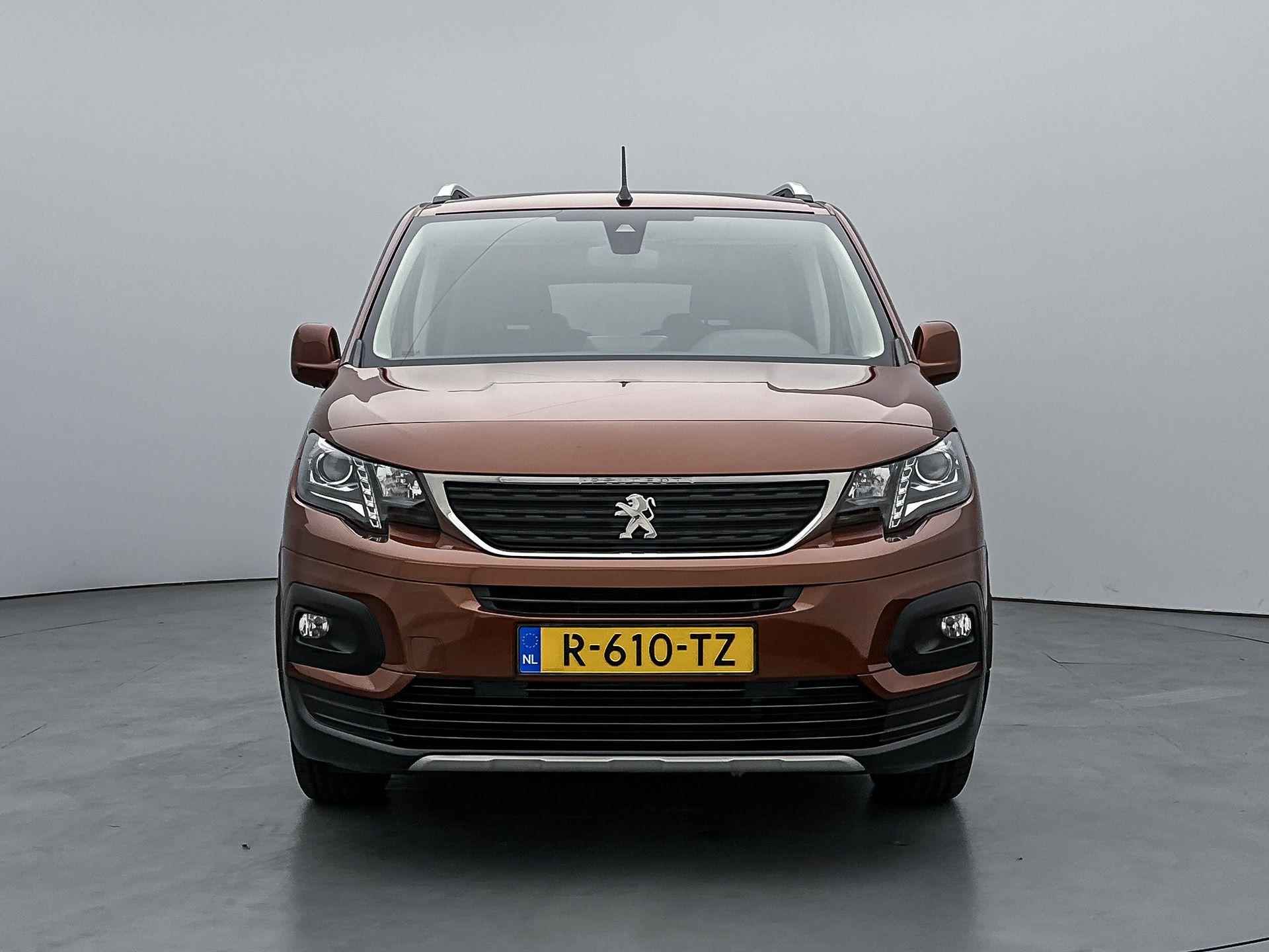 Peugeot Rifter Long Allure 110pk 7-zits | Navigatie | Airco | Cruise Control | Parkeersensoren | Grip Control | Elektrisch inklapbare spiegels | Apple Carplay / Android Auto | Bluetooth | Automatisch dimlicht | Regensensor | Donker getint glas |  2x Schuifdeur | - 4/31