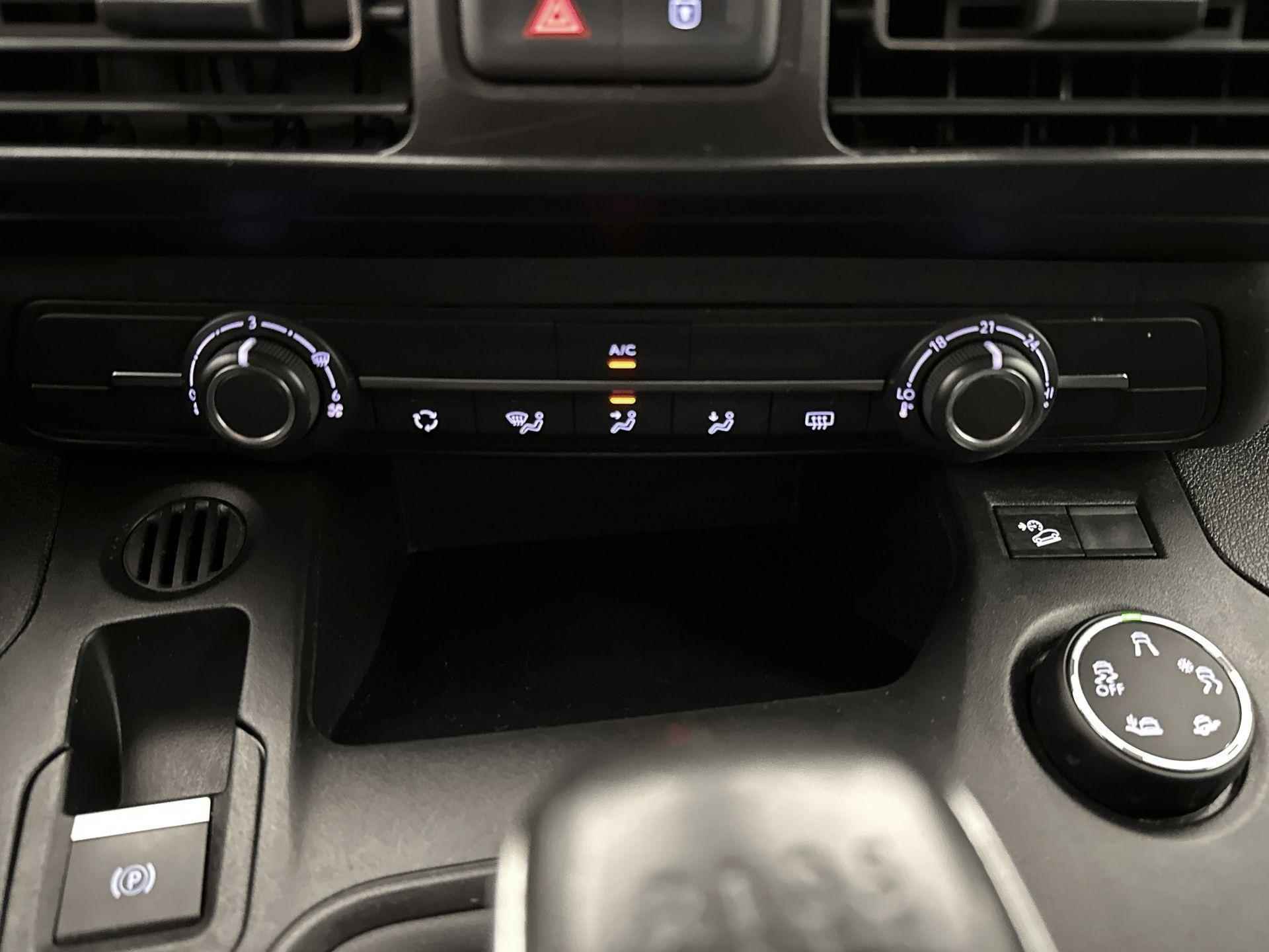 Peugeot Rifter Long Allure 110pk 7-zits | Navigatie | Airco | Cruise Control | Parkeersensoren | Grip Control | Elektrisch inklapbare spiegels | Apple Carplay / Android Auto | Bluetooth | Automatisch dimlicht | Regensensor | Donker getint glas |  2x Schuifdeur | - 23/31