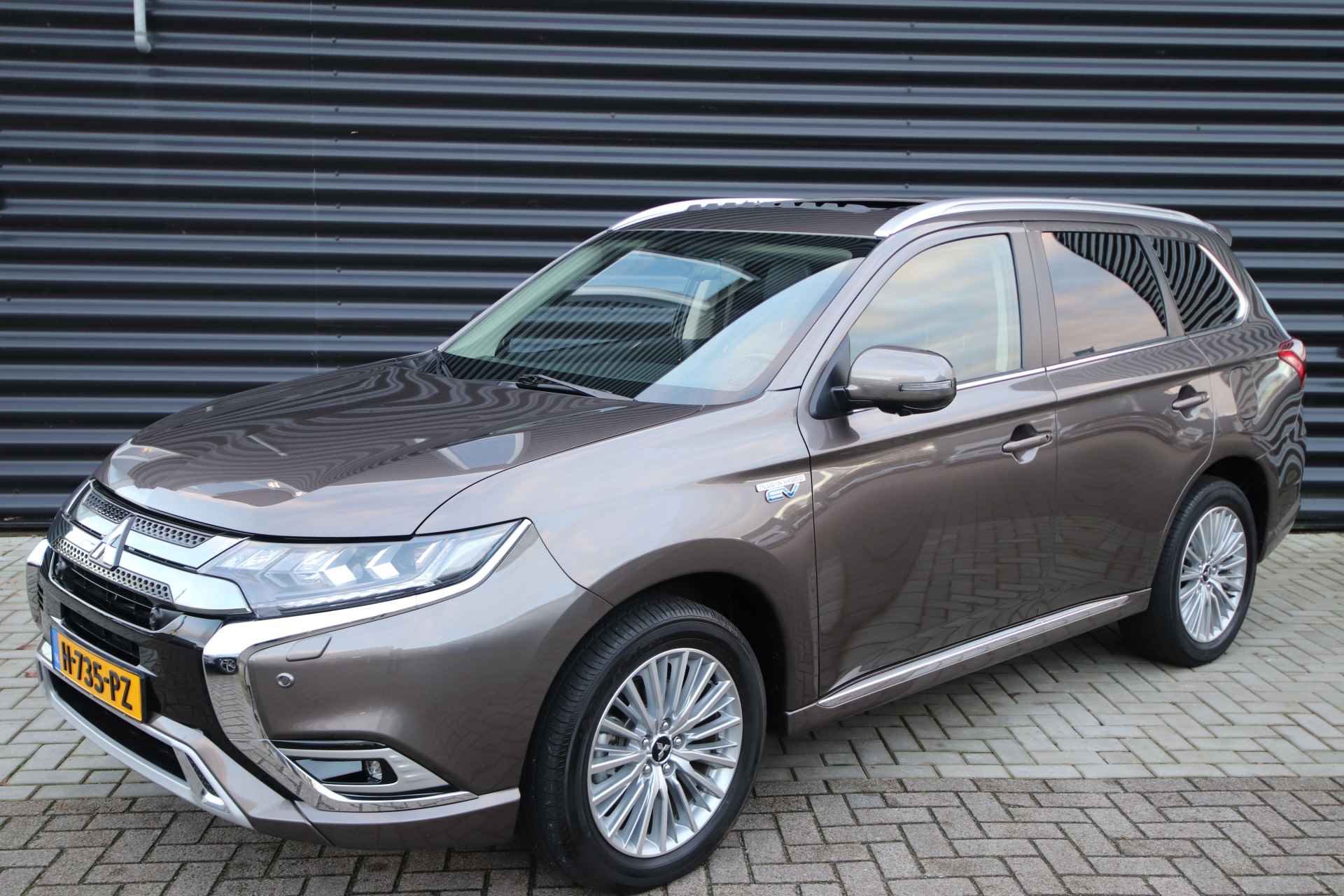 Mitsubishi Outlander 2.4 PHEV Intense+ NL-Auto, Trekh, Opendak - 17/78