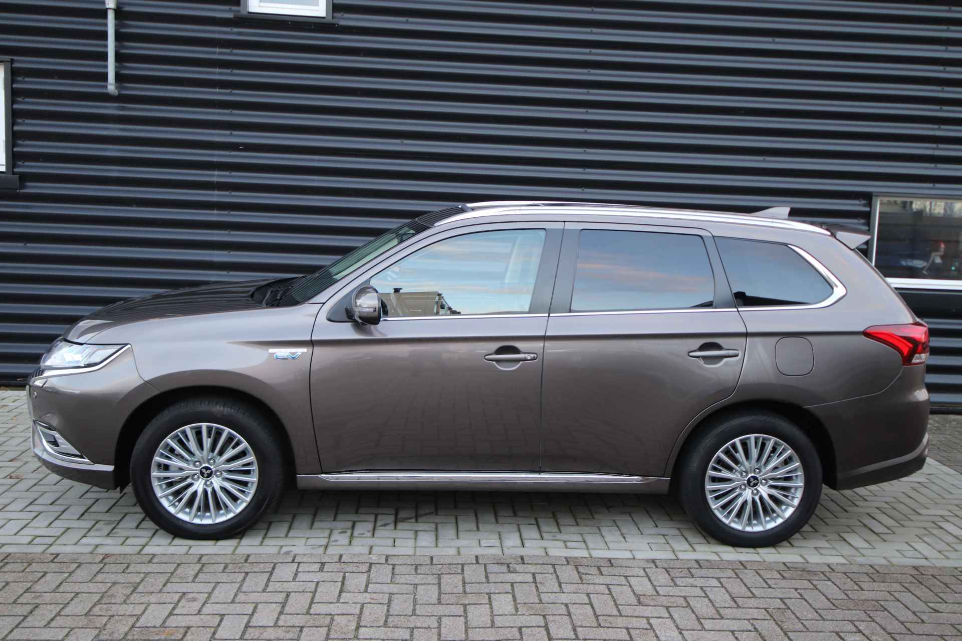 Mitsubishi Outlander 2.4 PHEV Intense+ NL-Auto, Trekh, Opendak - 20/78