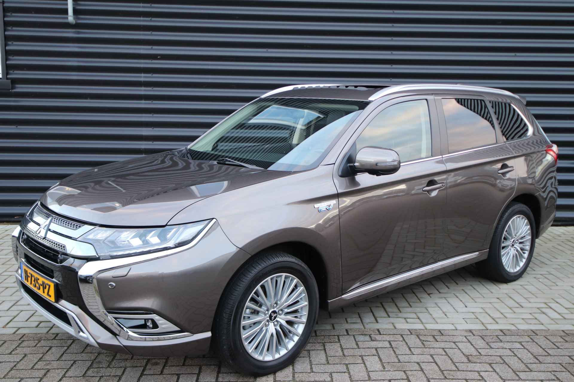 Mitsubishi Outlander 2.4 PHEV Intense+ NL-Auto, Trekh, Opendak - 37/78