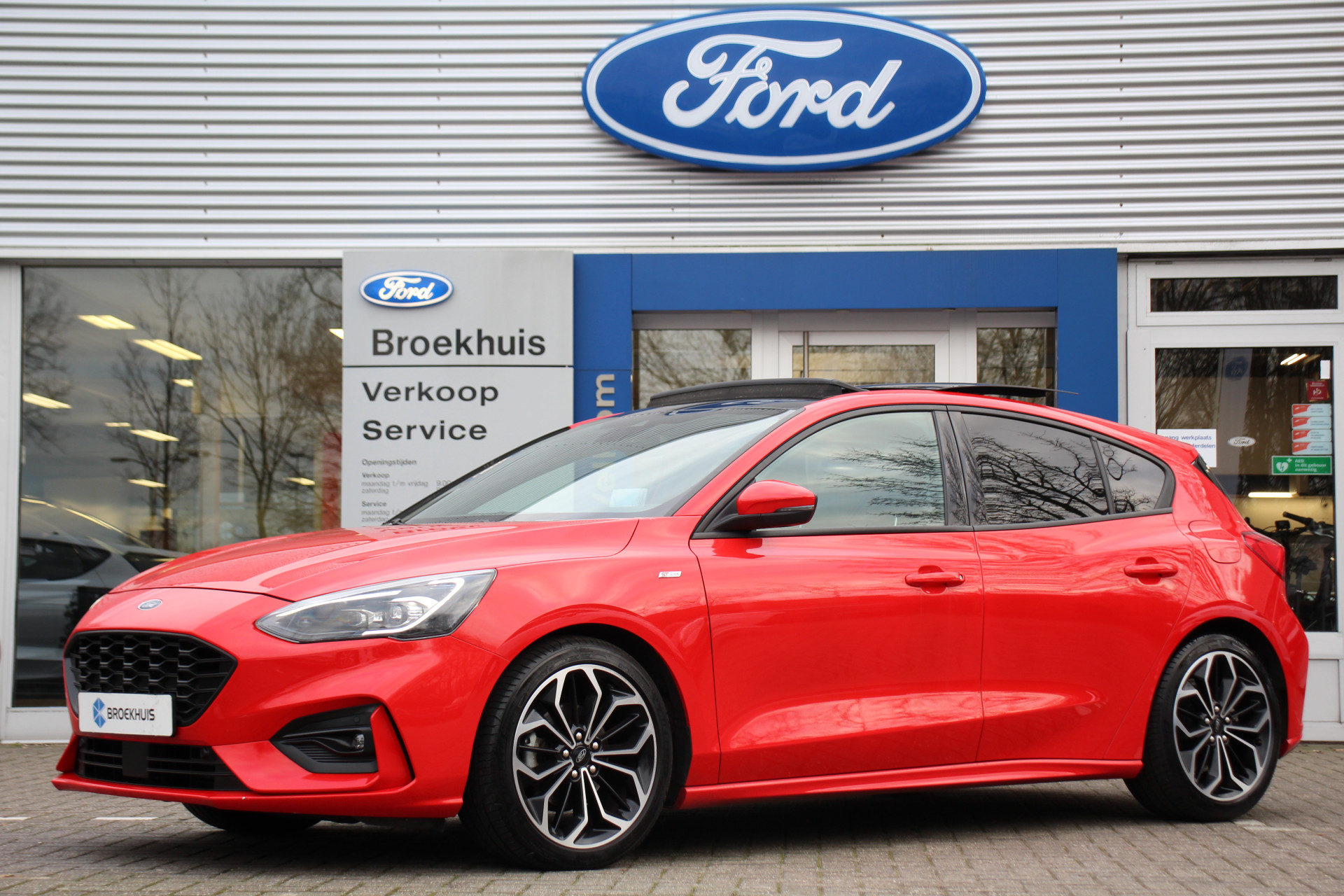 Ford Focus 1.0EB 155PK ST-LINE AUTOMAAT | PANODAK | CAMERA | HEAD-UP | DEALER ONDERHOUDEN! | STOELVERWARMING | ADAPTIVE CRUISE | B&O AUDIO