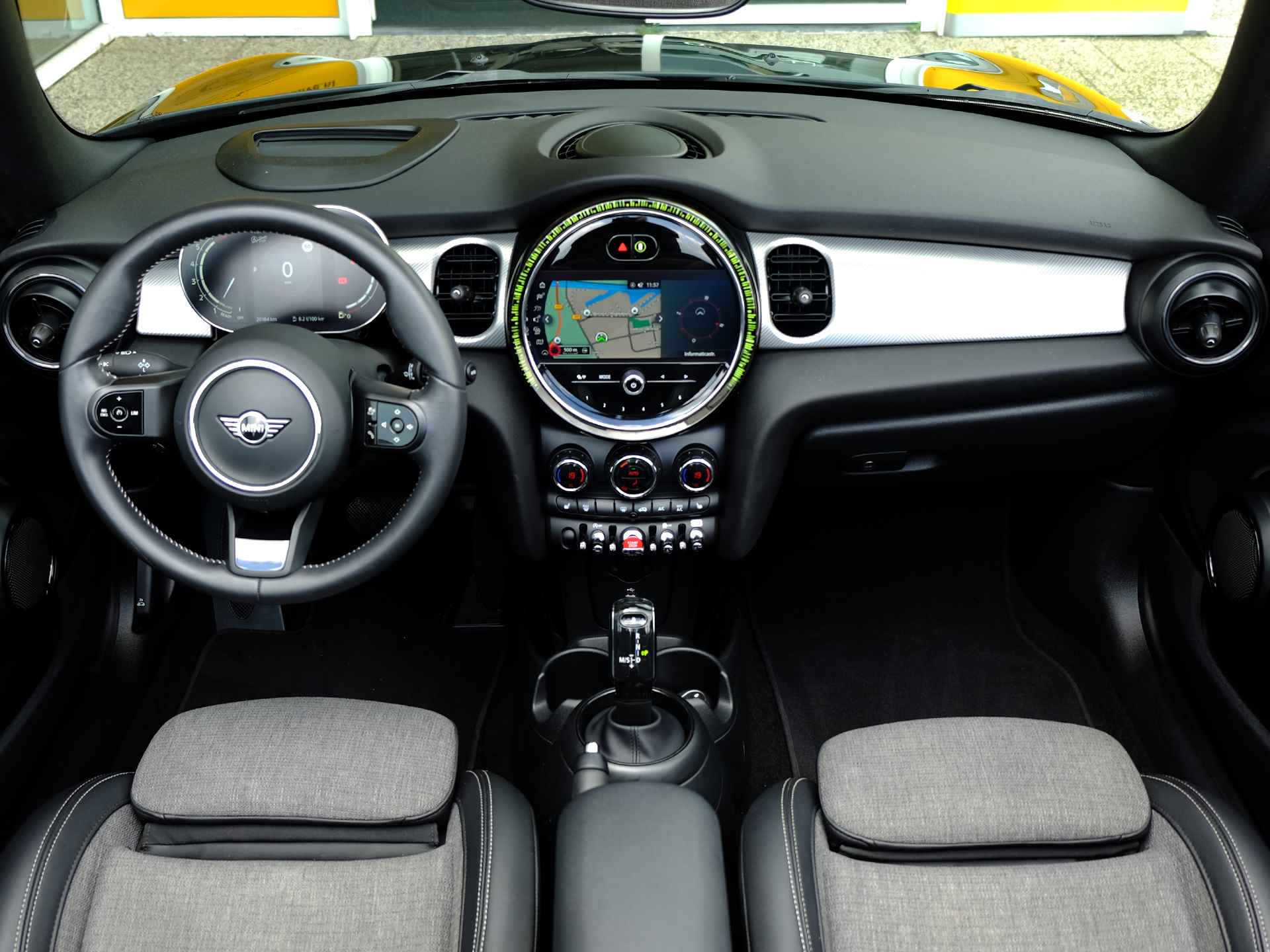 MINI Mini Cabrio (f57) 1.5 136pk Cooper Automaat | Navigatie | HUD | Carplay | Stoelverwarming | Camera | Park. Sensoren - 3/20