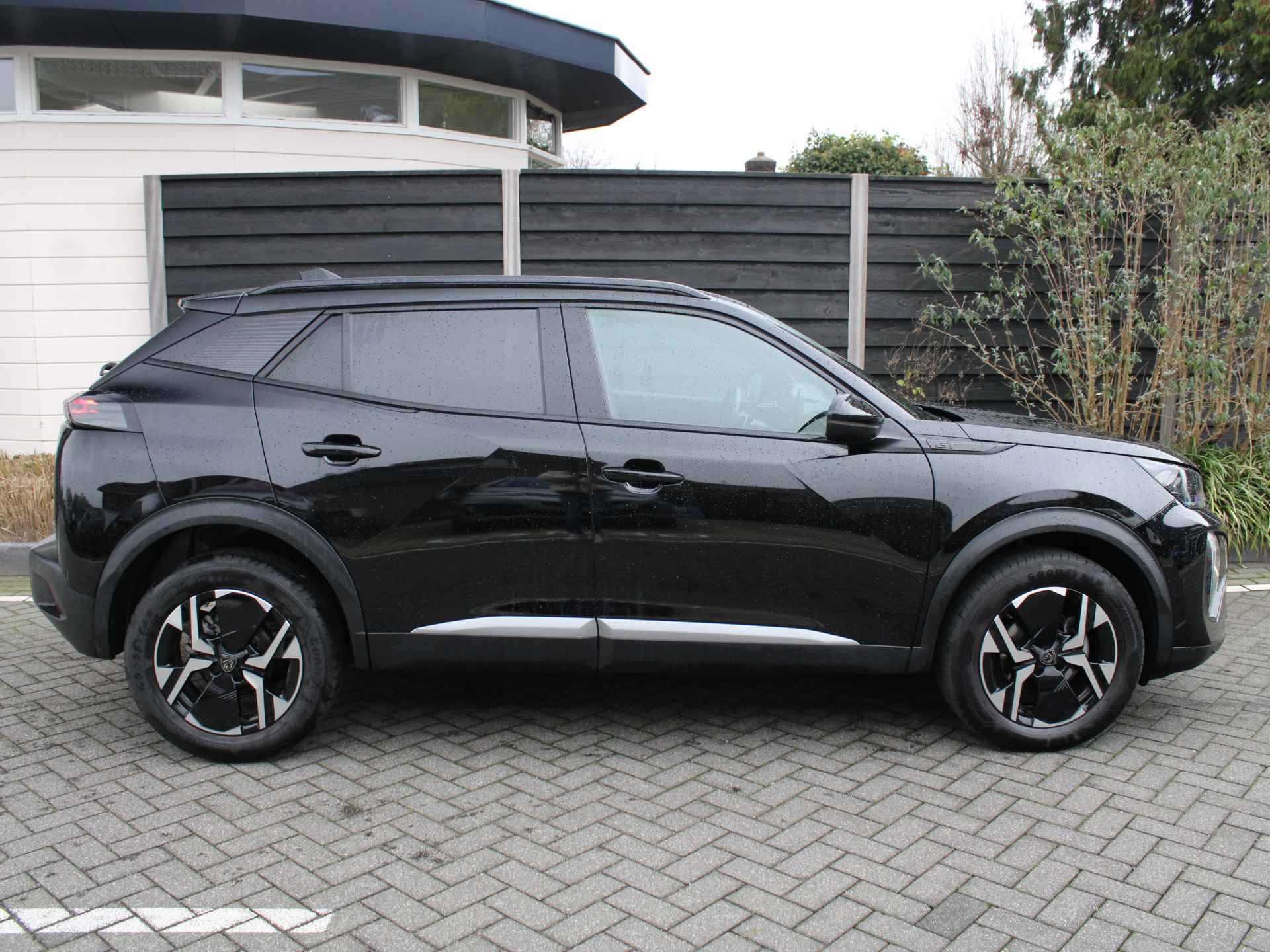 Peugeot 2008 1.2 PureTech 130PK GT Automaat Navigatie, Achteruitrijcamera, Adaptieve Cruise Control, Keyless, Climate Control, Parkeersensoren Voor & Achter - 9/38