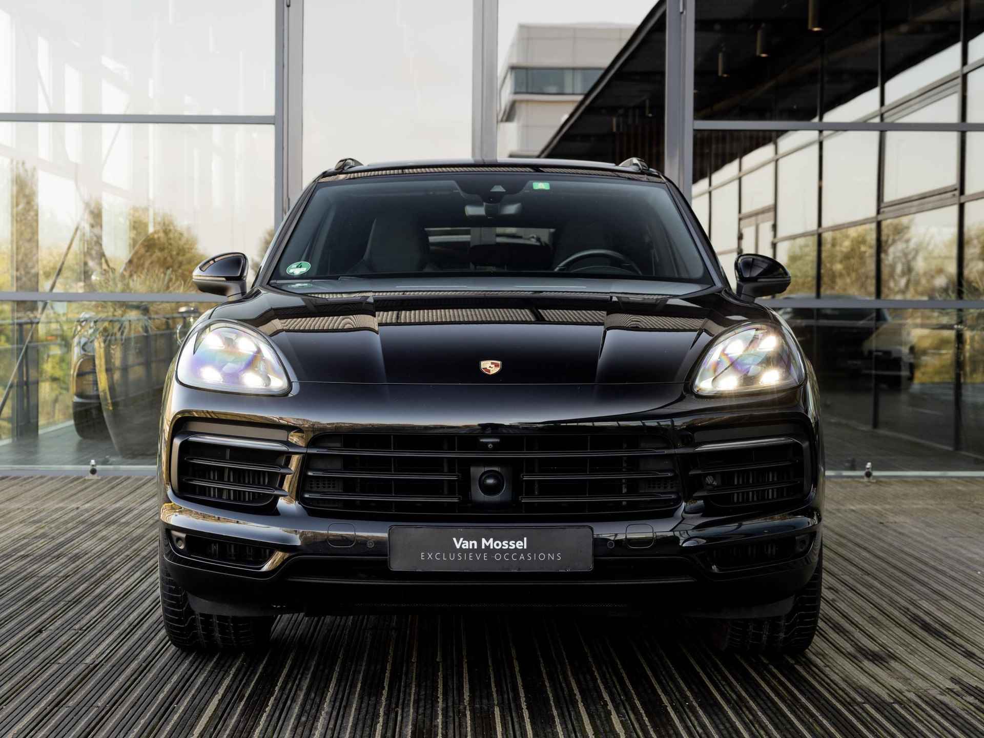 Porsche Cayenne 3.0 E-Hybrid | SPORTCHRONO | 18-WEG STOELEN | PDLS + | PASM LUCHTVERING | ADAPTIEVE CRUISE CONTROL | NACHTZICHT | 360 CAMERA | PANORAMA/SCHUIF-KANTELDAK | APPLE CARPLAY | SFEERVERLICHTING | NL AUTO | - 4/55