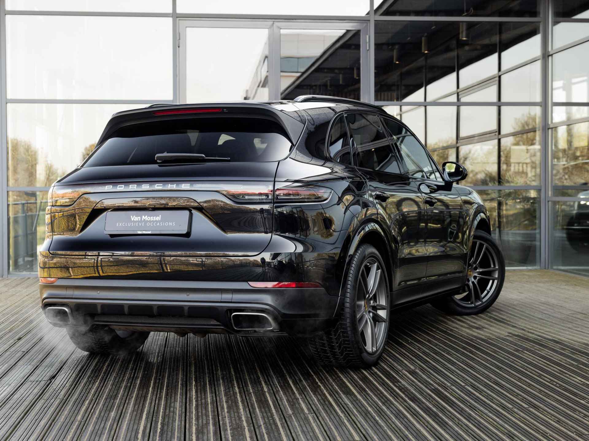 Porsche Cayenne 3.0 E-Hybrid | SPORTCHRONO | 18-WEG STOELEN | PDLS + | PASM LUCHTVERING | ADAPTIEVE CRUISE CONTROL | NACHTZICHT | 360 CAMERA | PANORAMA/SCHUIF-KANTELDAK | APPLE CARPLAY | SFEERVERLICHTING | NL AUTO | - 8/55