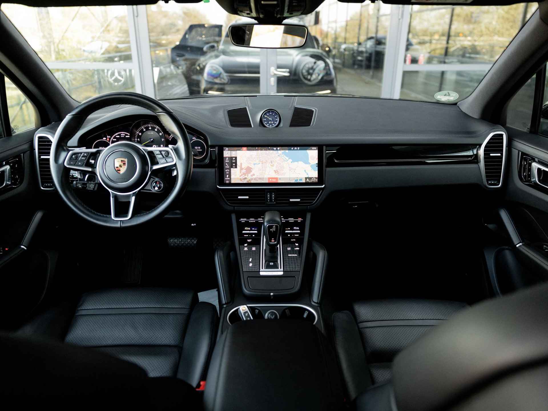 Porsche Cayenne 3.0 E-Hybrid | SPORTCHRONO | 18-WEG STOELEN | PDLS + | PASM LUCHTVERING | ADAPTIEVE CRUISE CONTROL | NACHTZICHT | 360 CAMERA | PANORAMA/SCHUIF-KANTELDAK | APPLE CARPLAY | SFEERVERLICHTING | NL AUTO | - 17/55