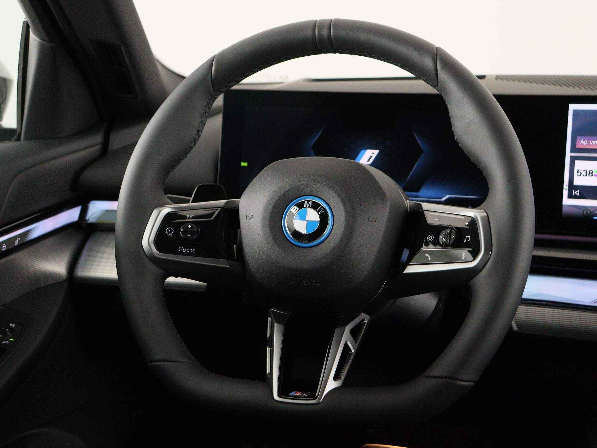 BMW i5 eDrive40 Sedan M Sportpakket - 3/26