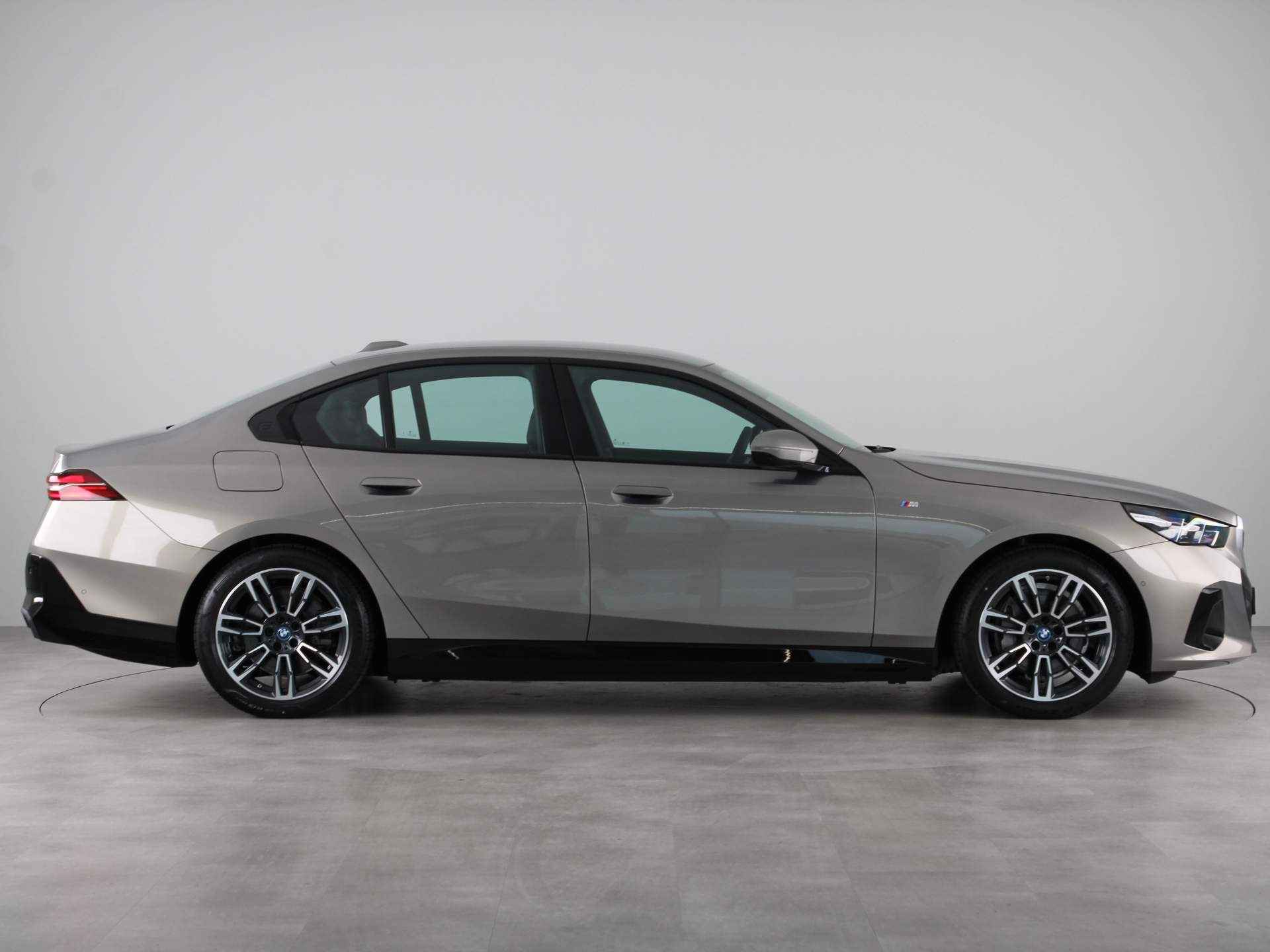 BMW i5 eDrive40 Sedan M Sportpakket - 9/26