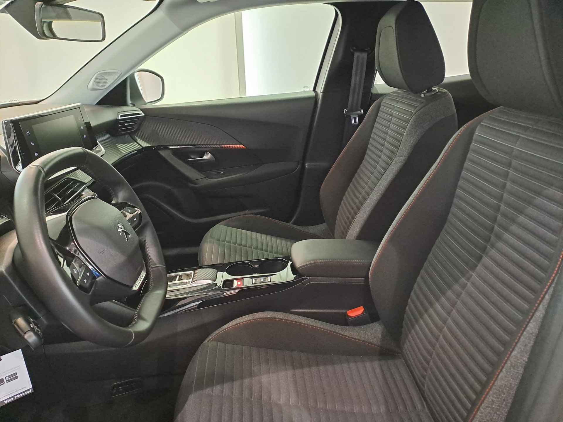 Peugeot e-2008 EV Active 50 kWh | Navigatie | Camera | Apple Carplay/Android Auto | Slechts 12134km! - 8/27