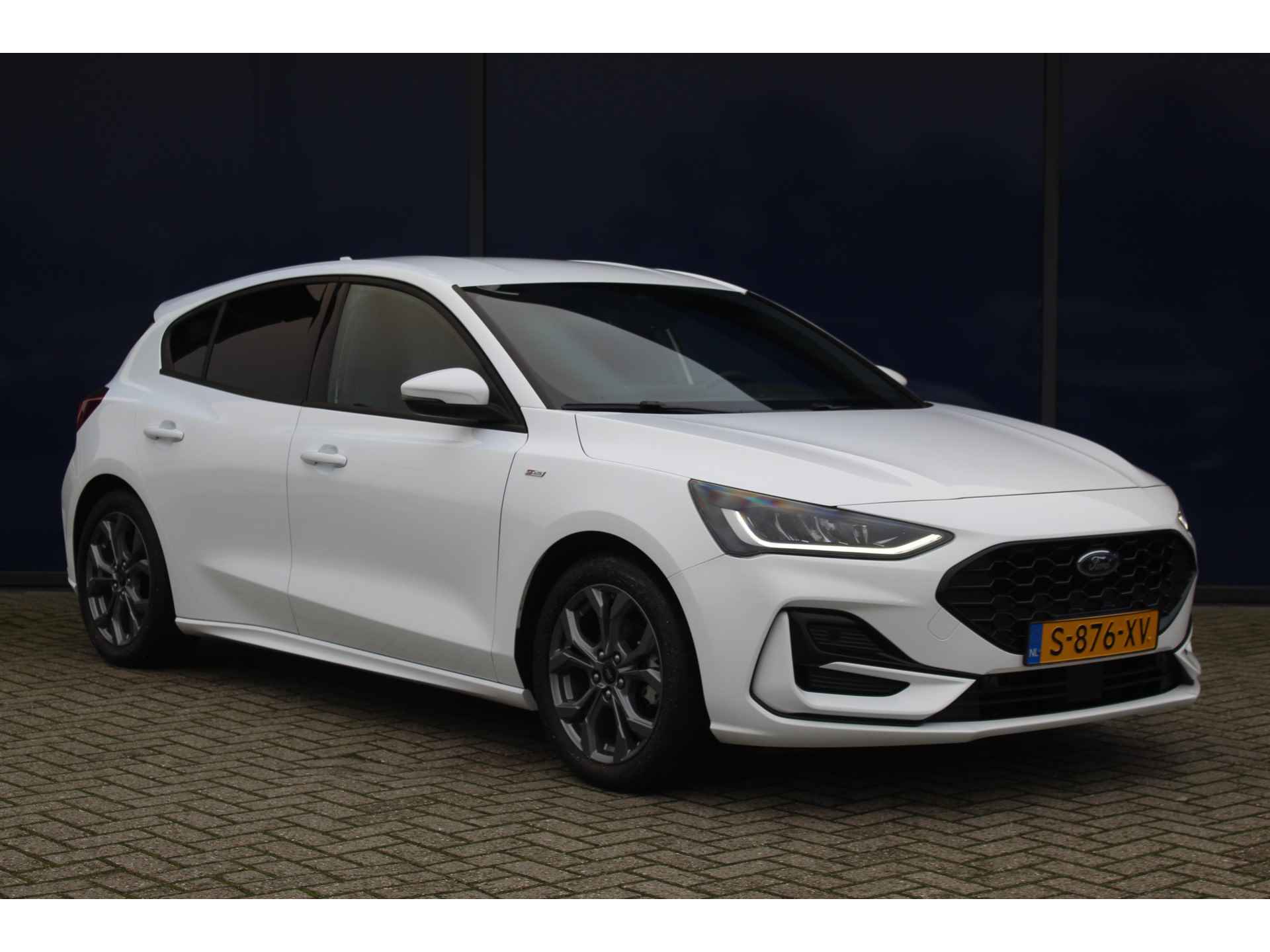 Ford Focus 1.0 EcoBoost Hybrid ST-Line | LED | Climate & Cruise C. | Navi | Privacy Glass | 17" LMV | - 7/40