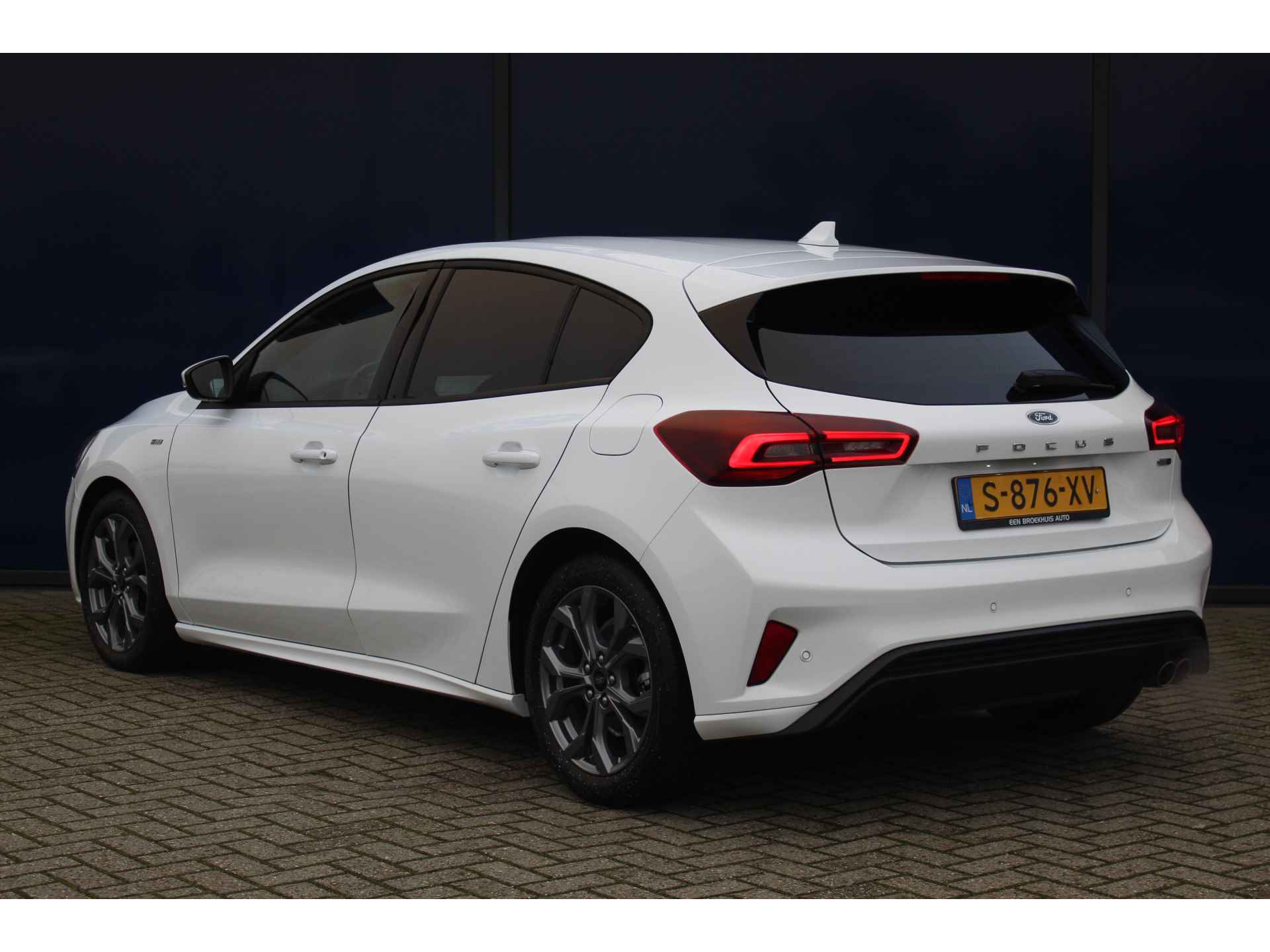 Ford Focus 1.0 EcoBoost Hybrid ST-Line | LED | Climate & Cruise C. | Navi | Privacy Glass | 17" LMV | - 9/40