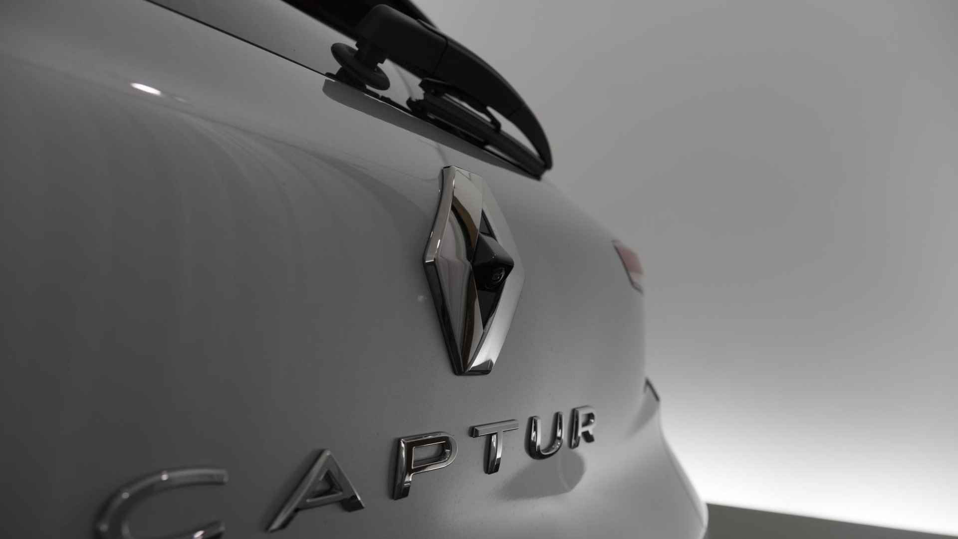 Renault Captur Mild Hybrid 140 EDC Techno | Camera | Navigatie | Apple Carplay | Parkeersensoren - 4/75
