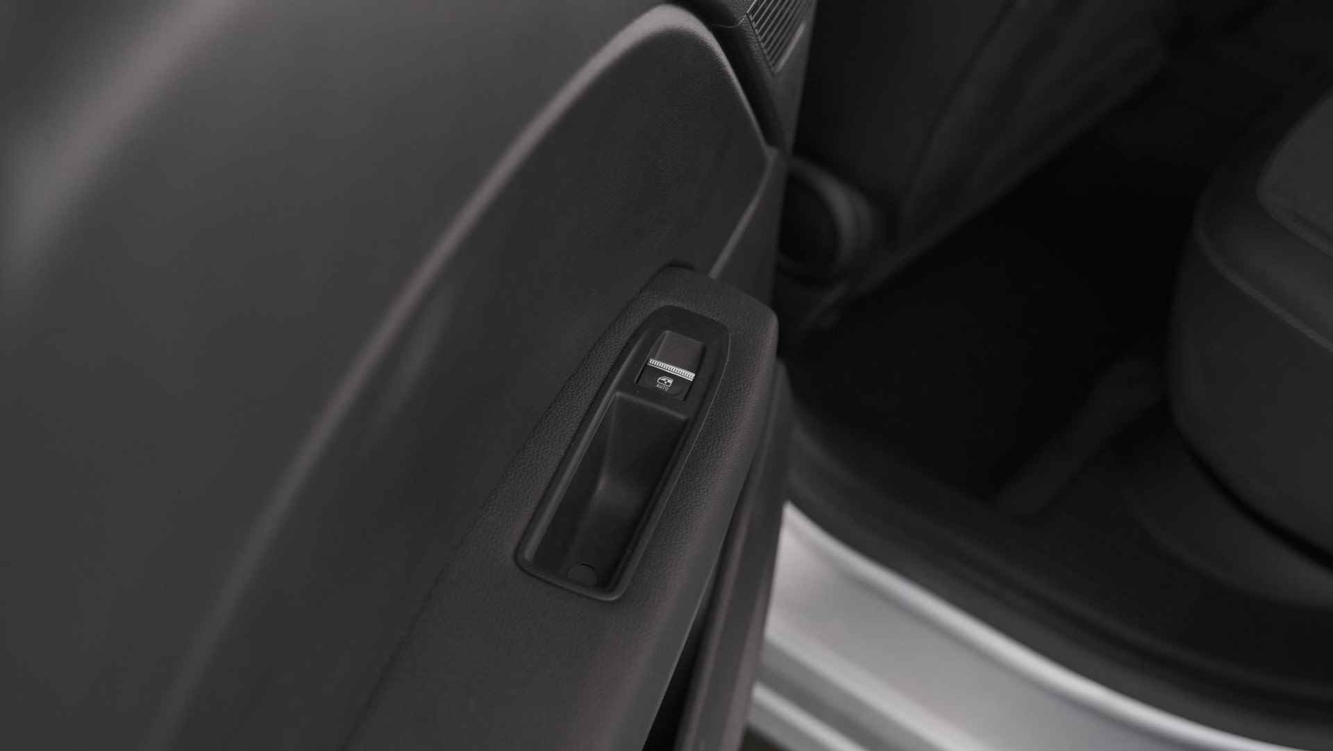 Renault Captur Mild Hybrid 140 EDC Techno | Camera | Navigatie | Apple Carplay | Parkeersensoren - 46/75