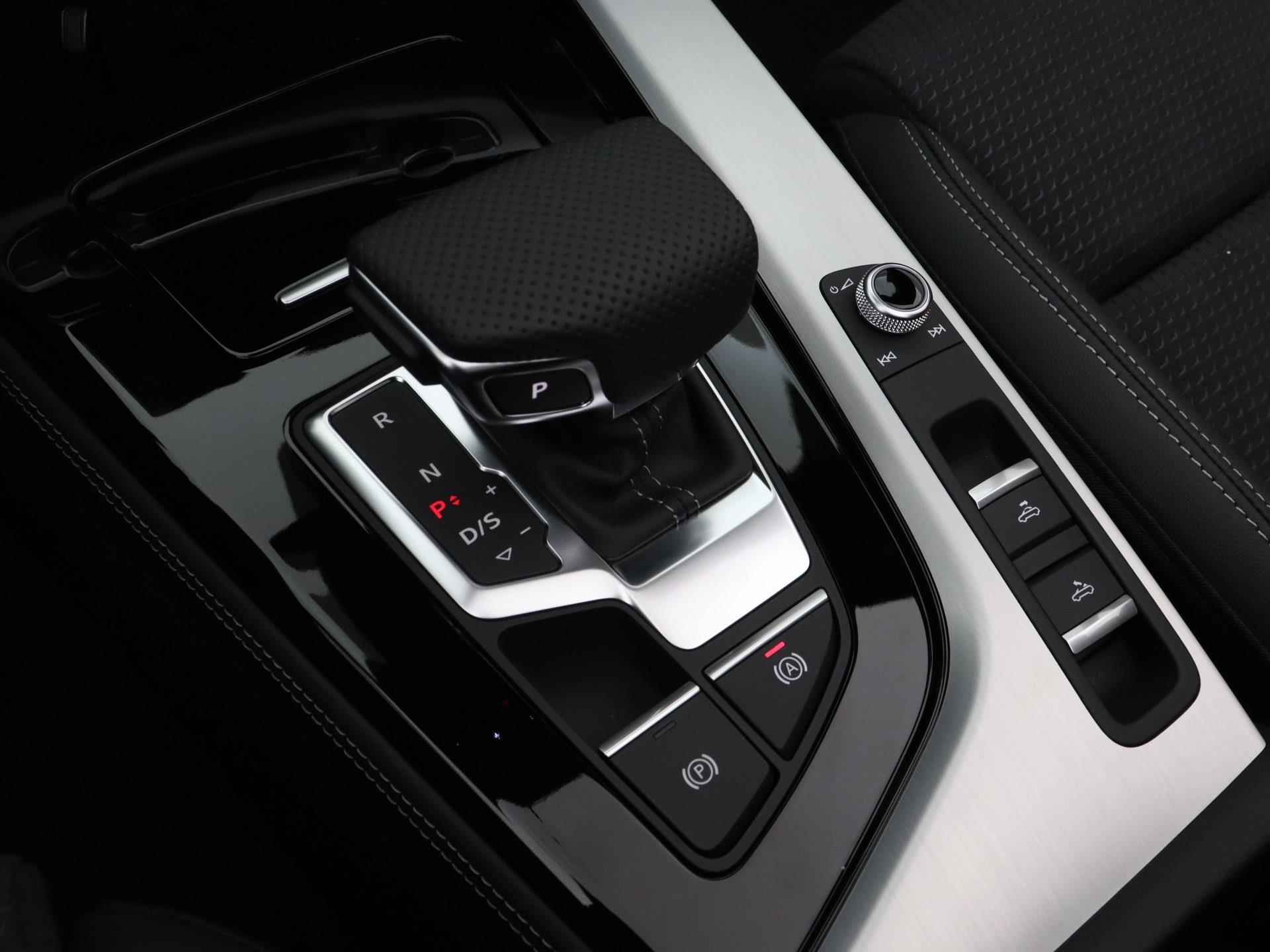 Audi A5 Cabriolet S Edition 40 TFSI 204 pk | Elektr. stoelen geheugen | Hoofdruimteverwarming | Keyless | Rode remzadels | Parkeerassistent | Afgevlakt stuurwiel | Ambiente lichtpakket - 31/44
